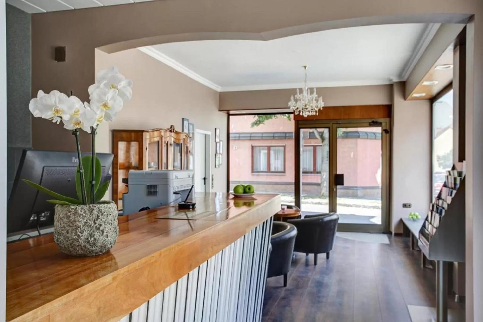 Restaurant/places to eat in Hafner Hotel- Apartment