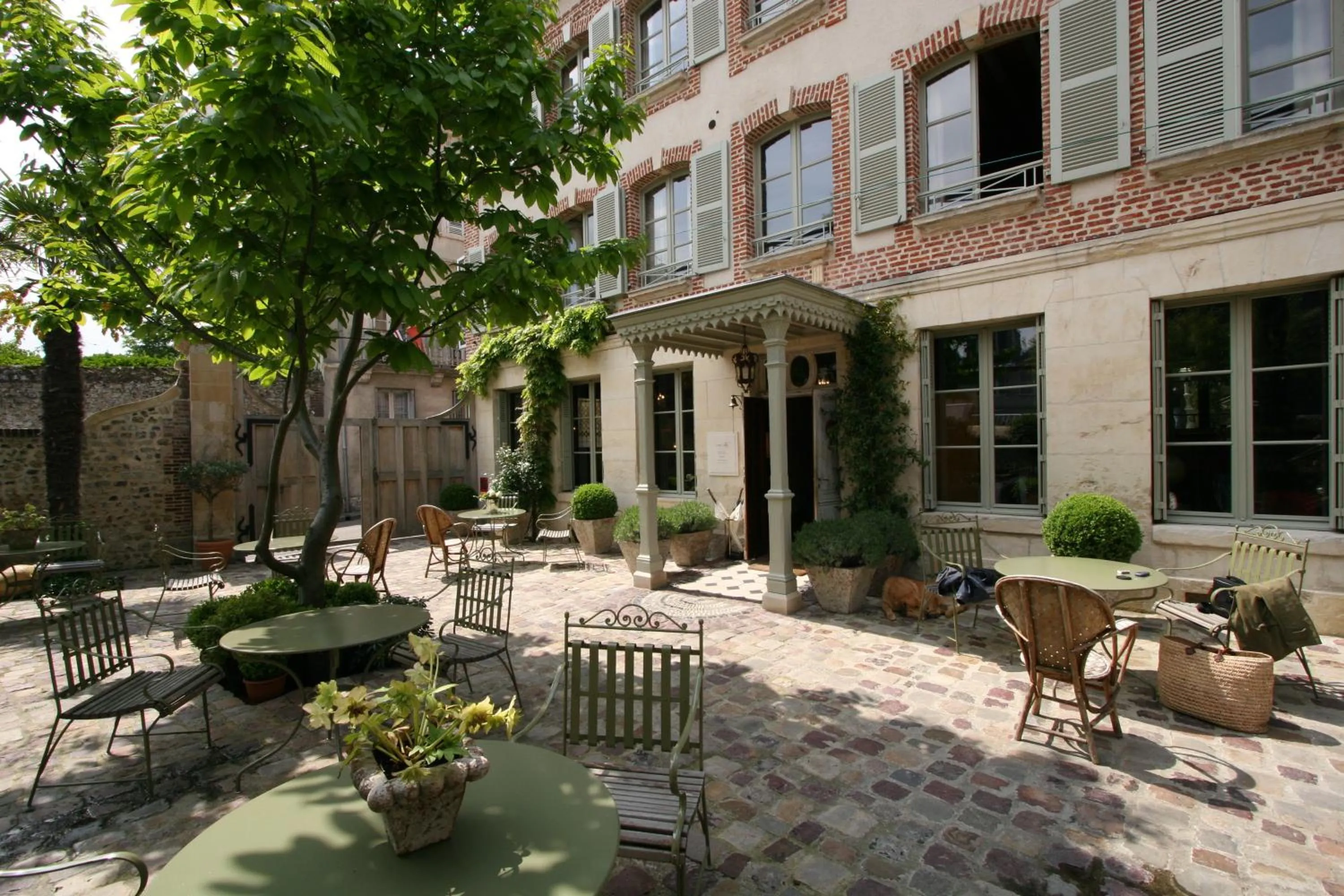 Facade/entrance in La Maison De Lucie