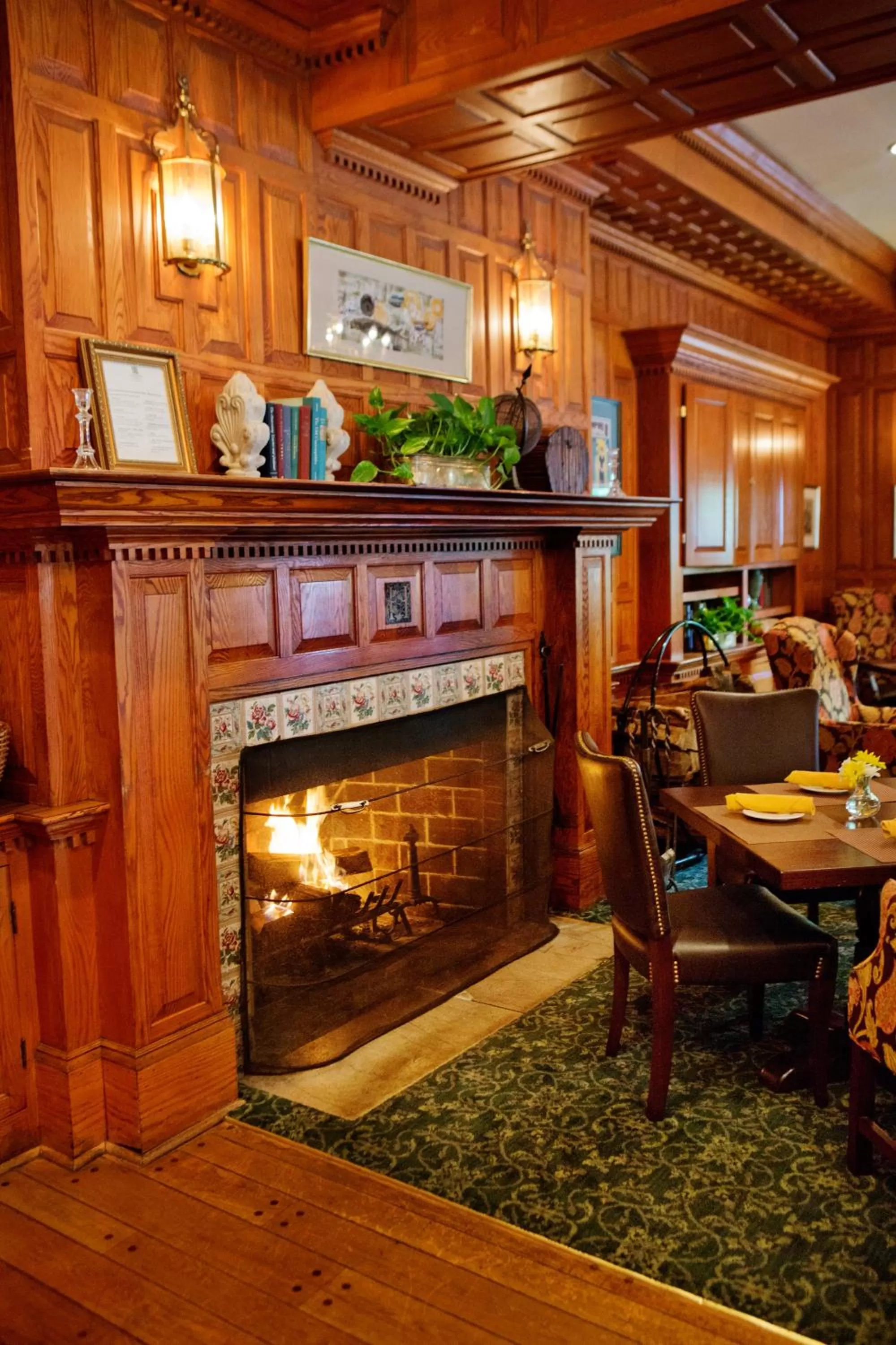 Decorative detail in Hawthorne Hotel