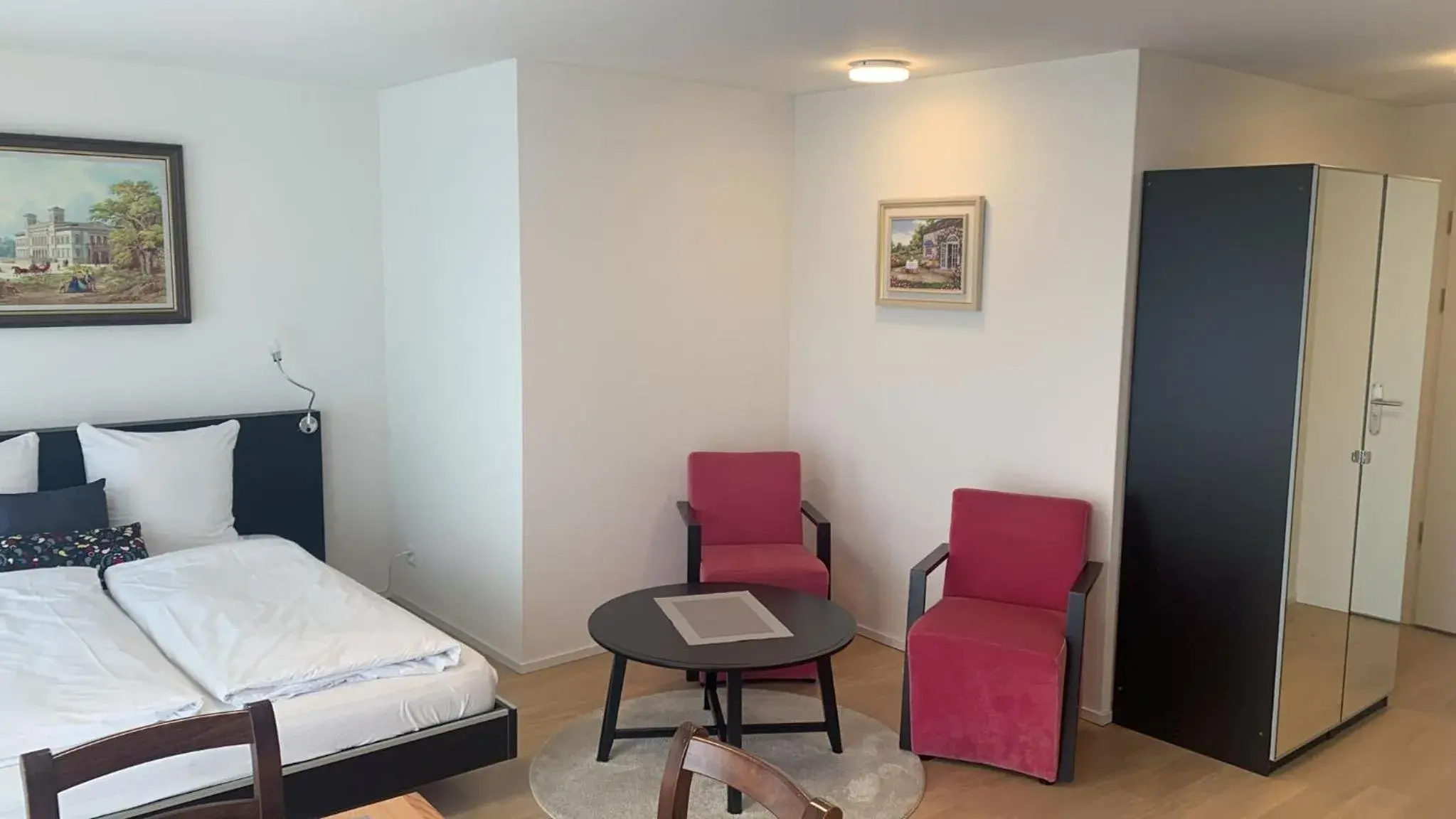 Studio with Terrace in Swiss Star Zurich Oerlikon - Self Check-In Studio with Terrace in Swiss Star Zurich Oerlikon - Self Check-In