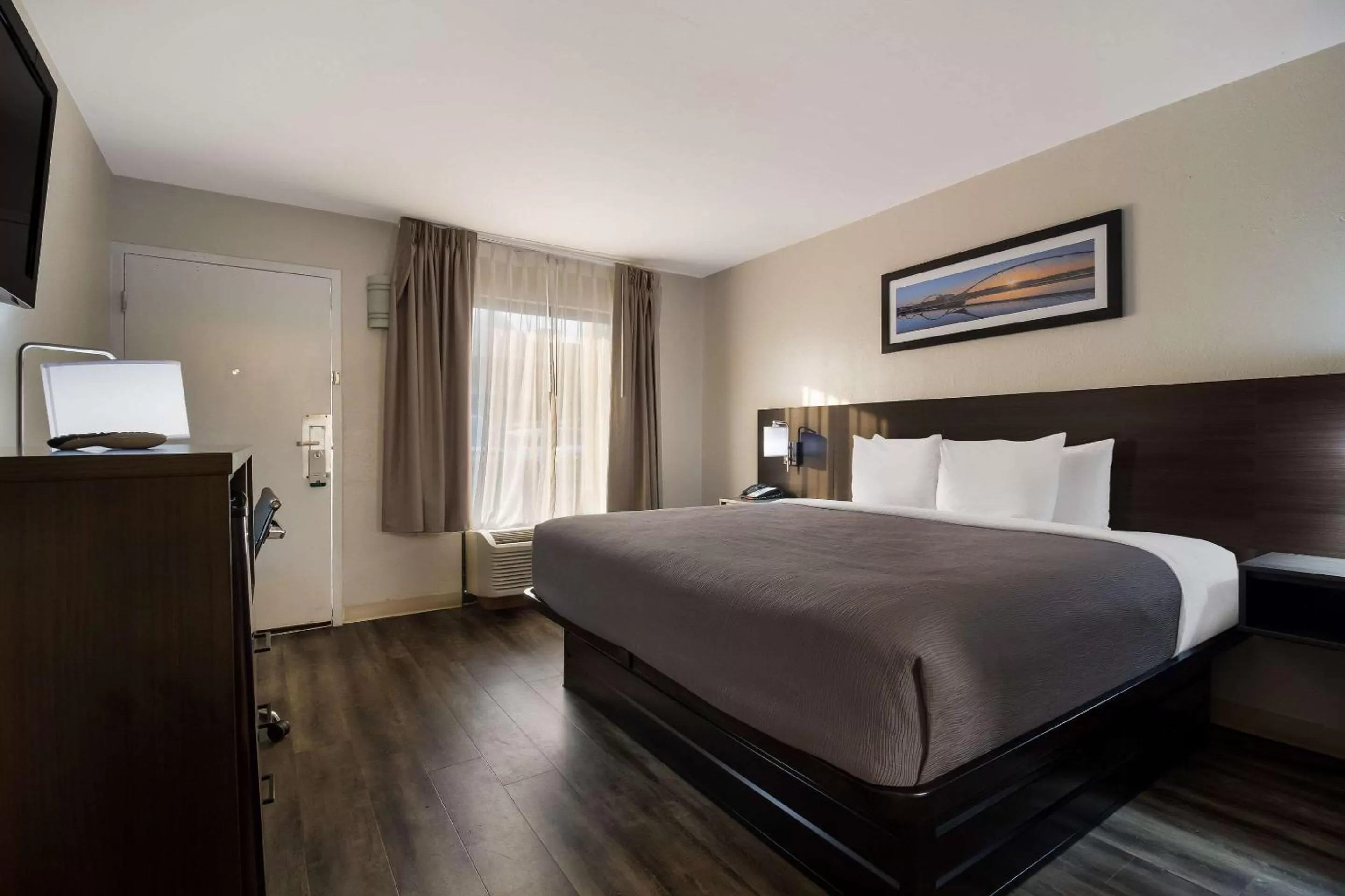 Bedroom, Bed in Quality Inn Coliseum