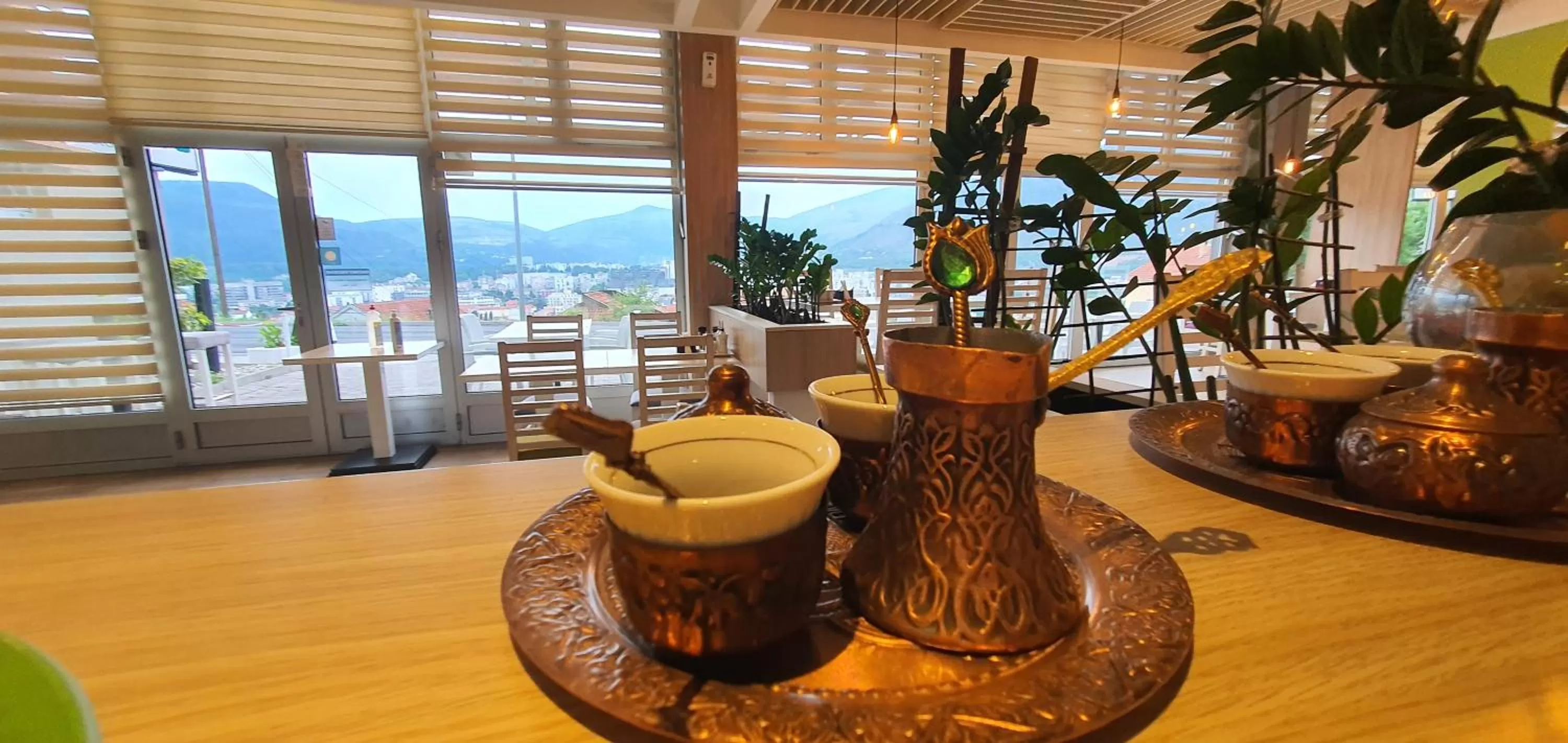 Restaurant/places to eat in Hotel Rivero A&S