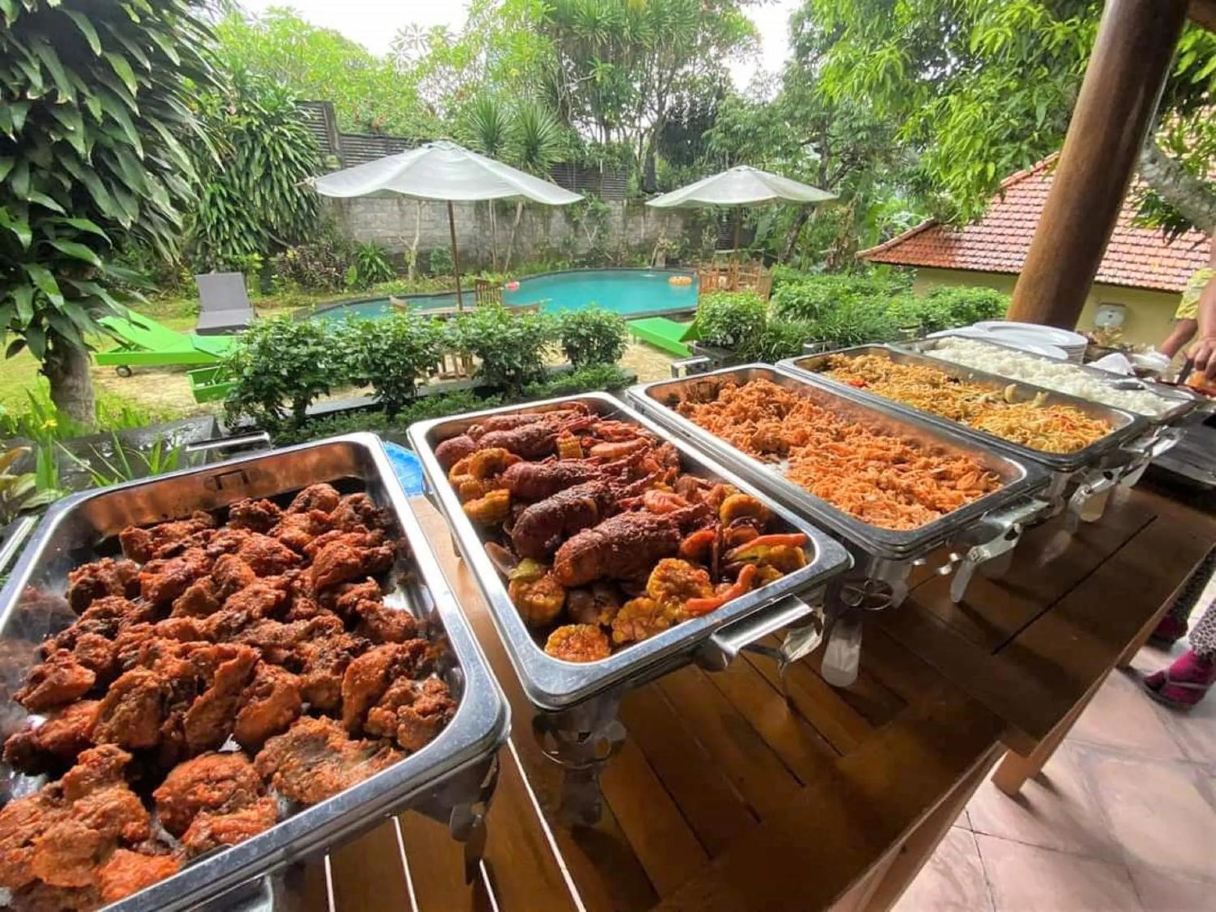 Food in Argasoka Bungalows