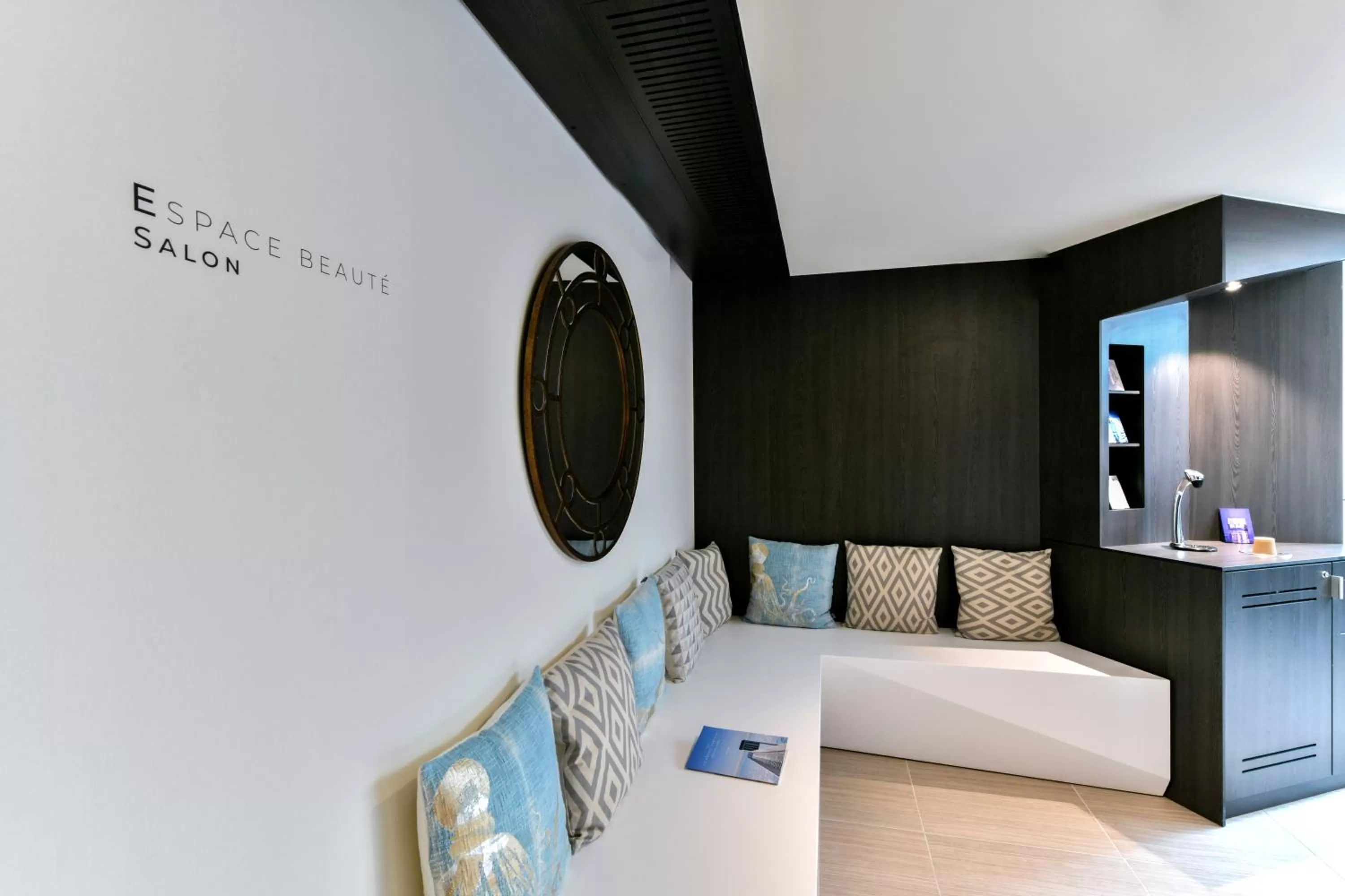 Spa and wellness centre/facilities, Bed in ibis styles La Rochelle Thalasso Chatelaillon