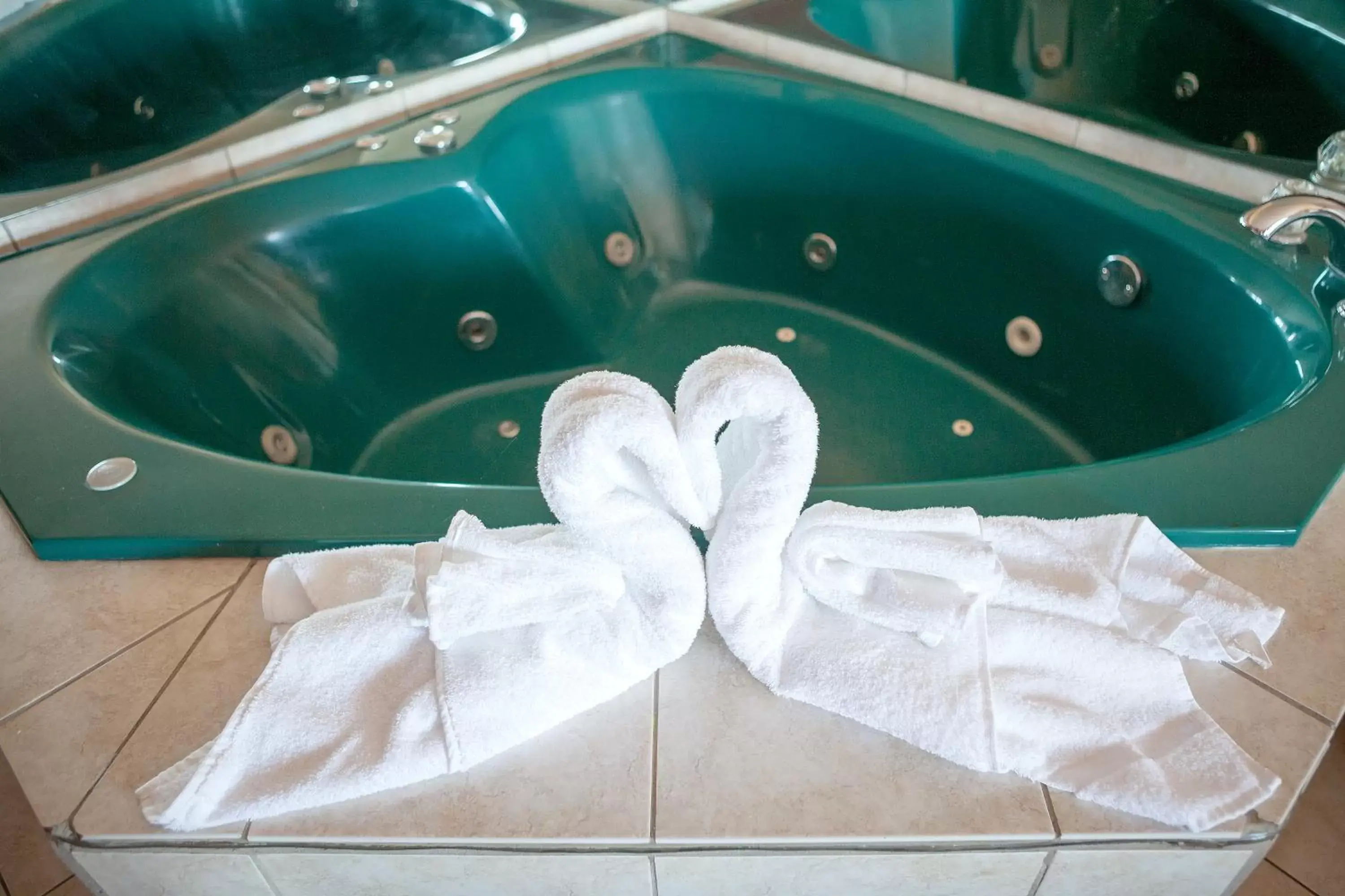 King Suite with Spa Bath in Envi Boutique Hotel Henderson-Evansville South King Suite with Spa Bath in Envi Boutique Hotel Henderson-Evansville South