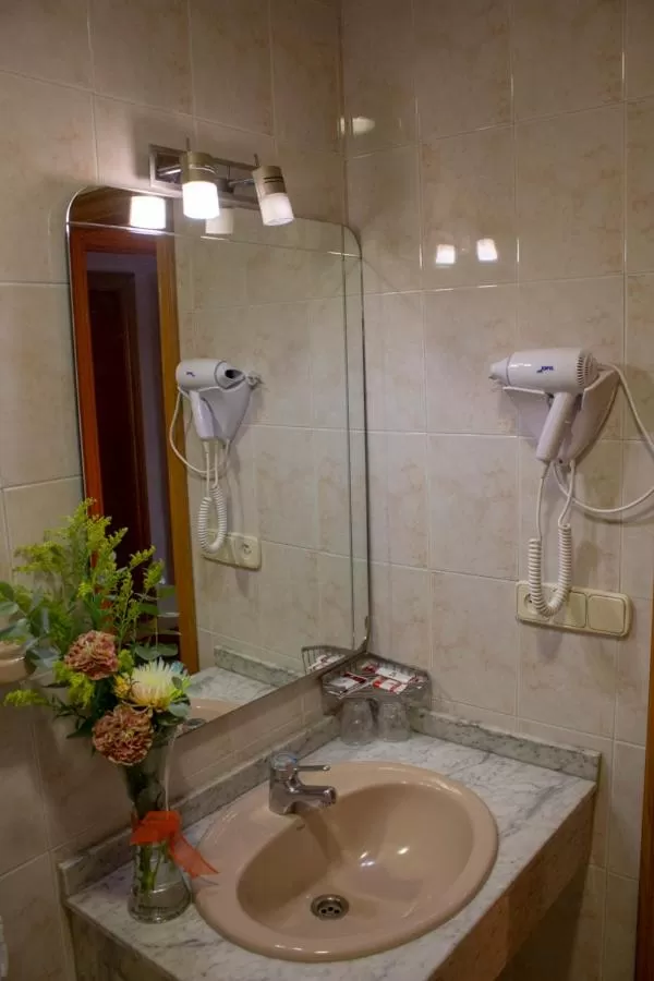 Single Room in Hotel Helmántico