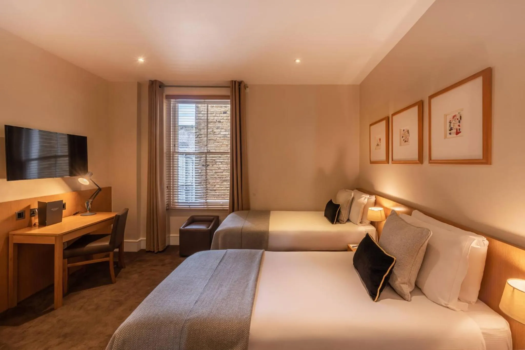 Bedroom, Bed in The Resident Kensington