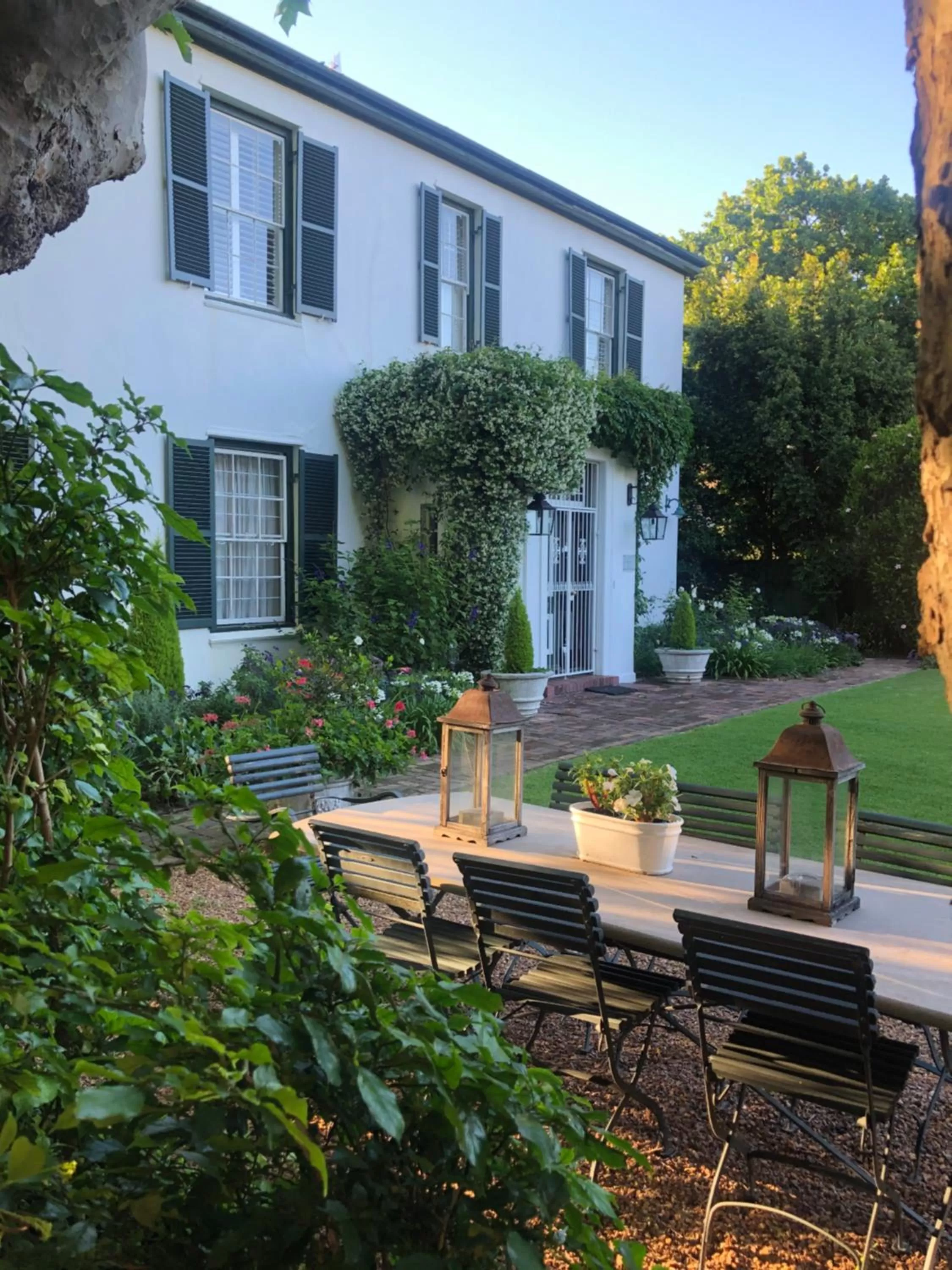 Garden, Property Building in Sandown Lodge