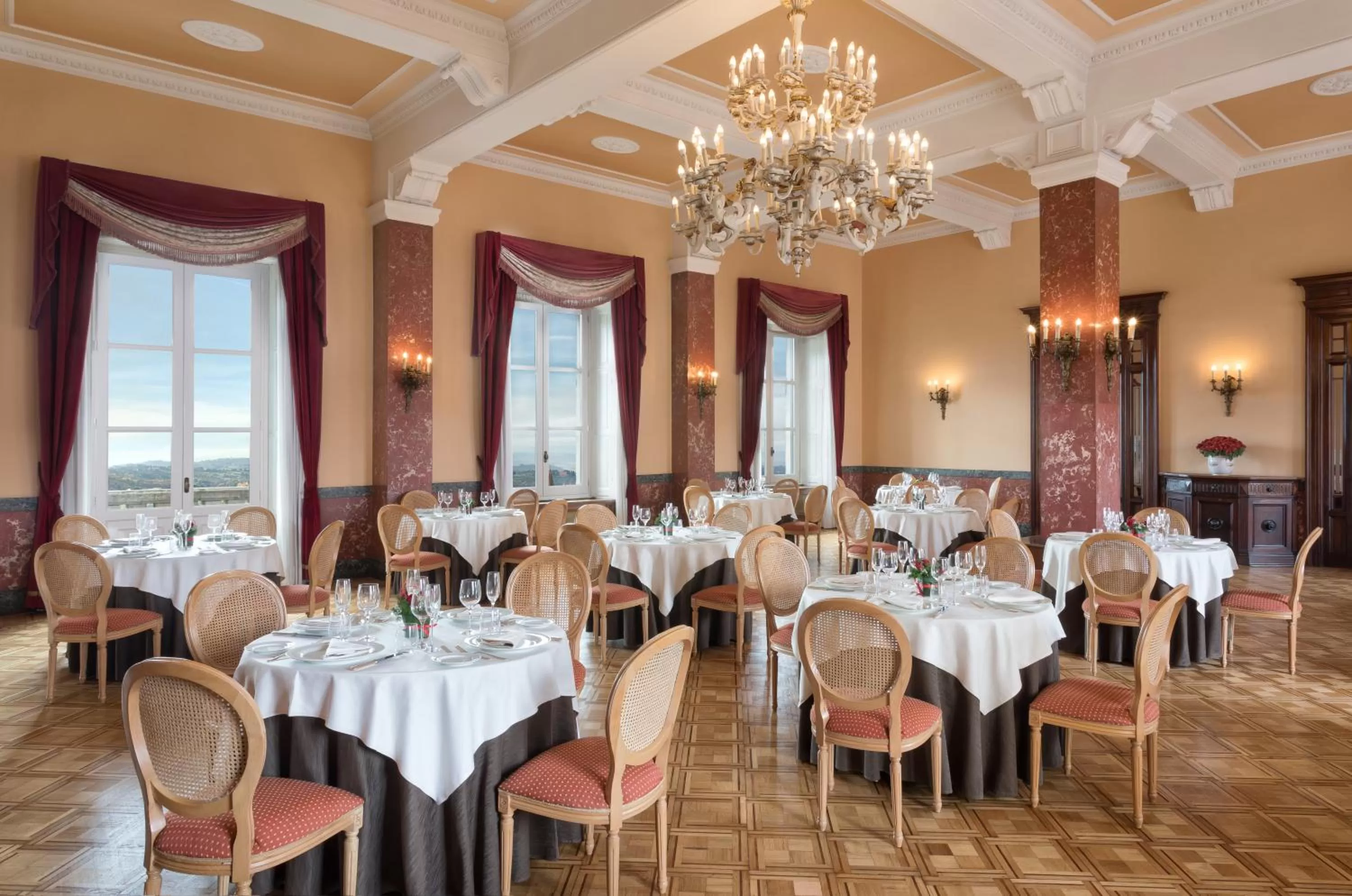 Restaurant/Places to Eat in Brufani Palace Hotel - Small Luxury Hotels of the World