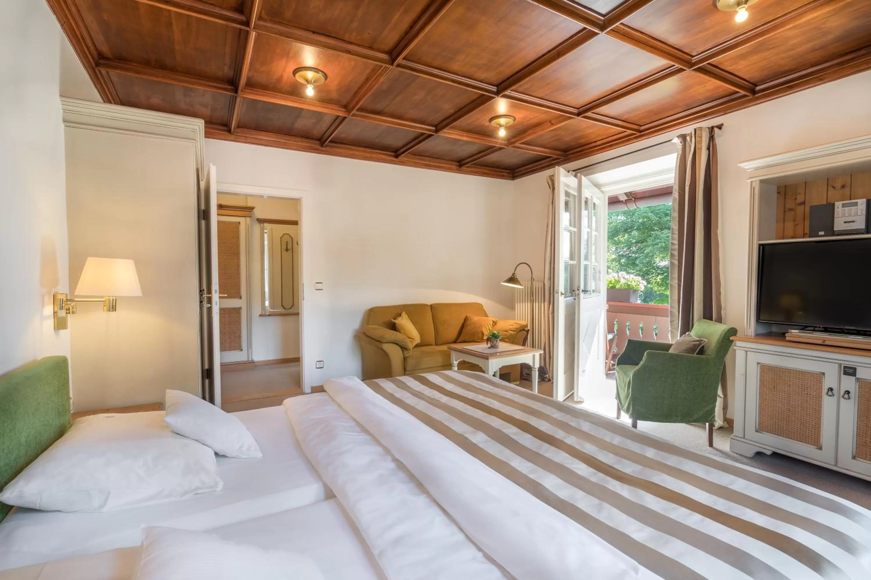 Photo of the whole room, Bed in Hotel Geldernhaus