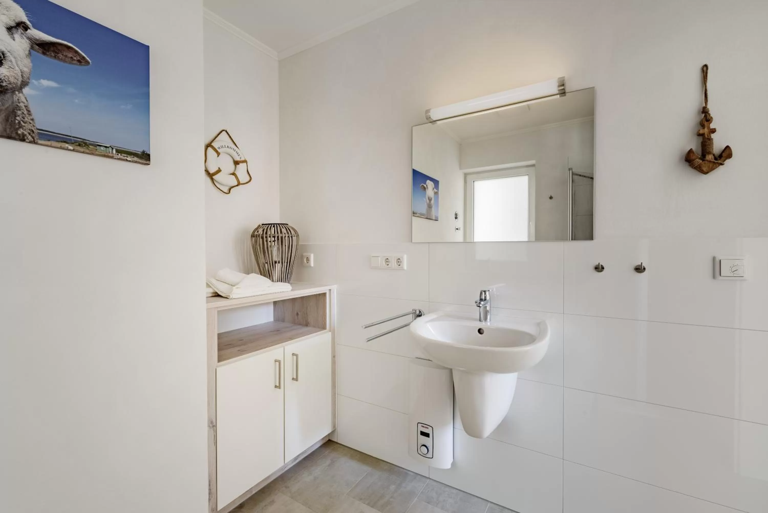 Bathroom in Nordsee-Hotel Hinrichsen