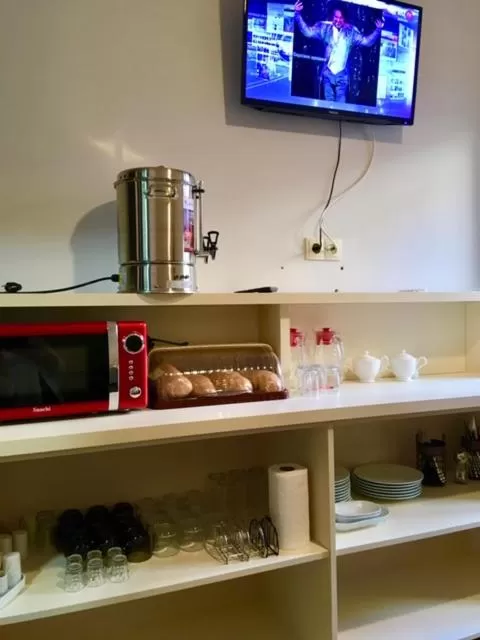 Coffee/tea facilities, TV/Entertainment Center in Iveria