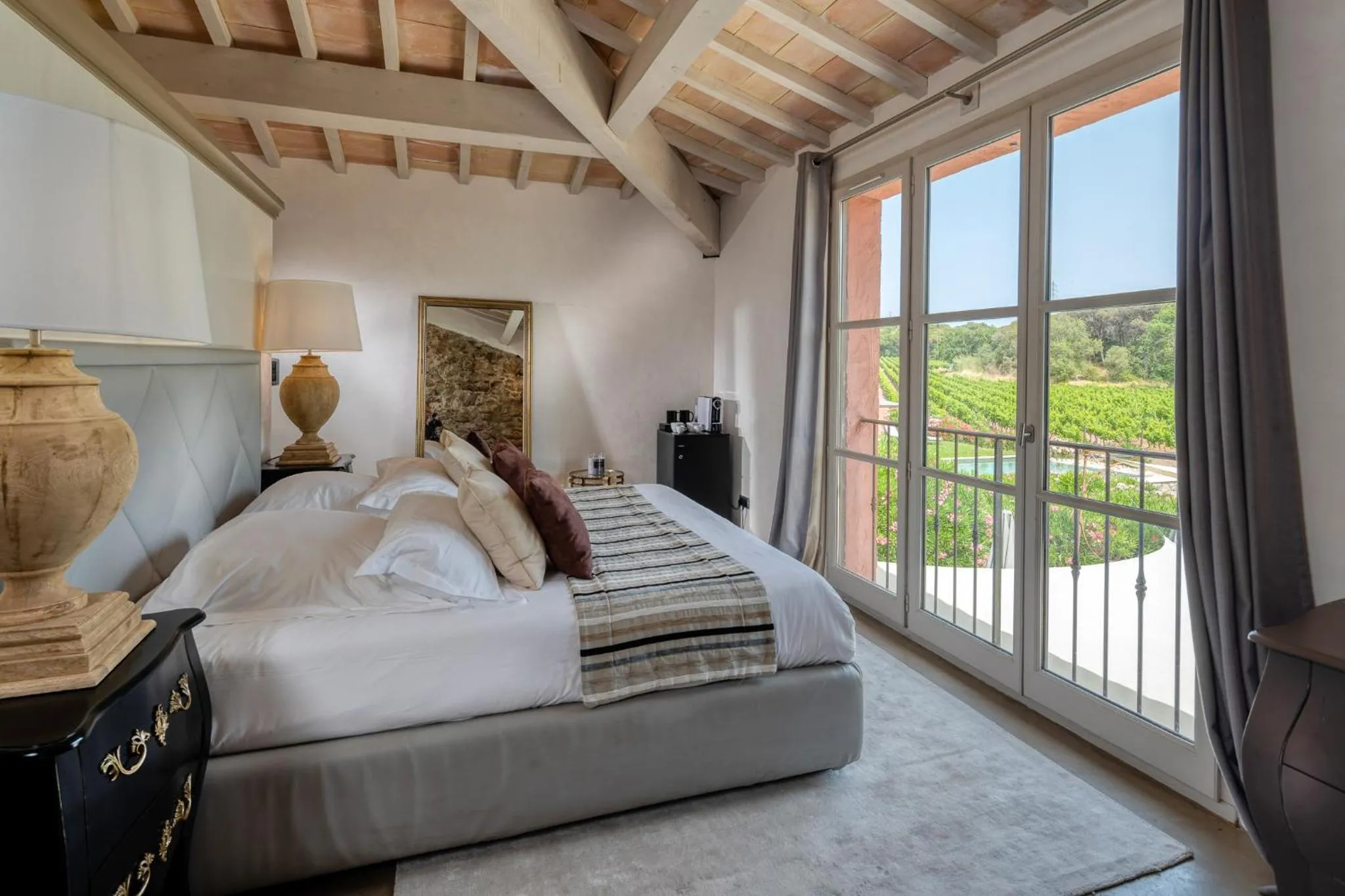 Property building, Bed in La Bastide Du Clos des Roses - Teritoria