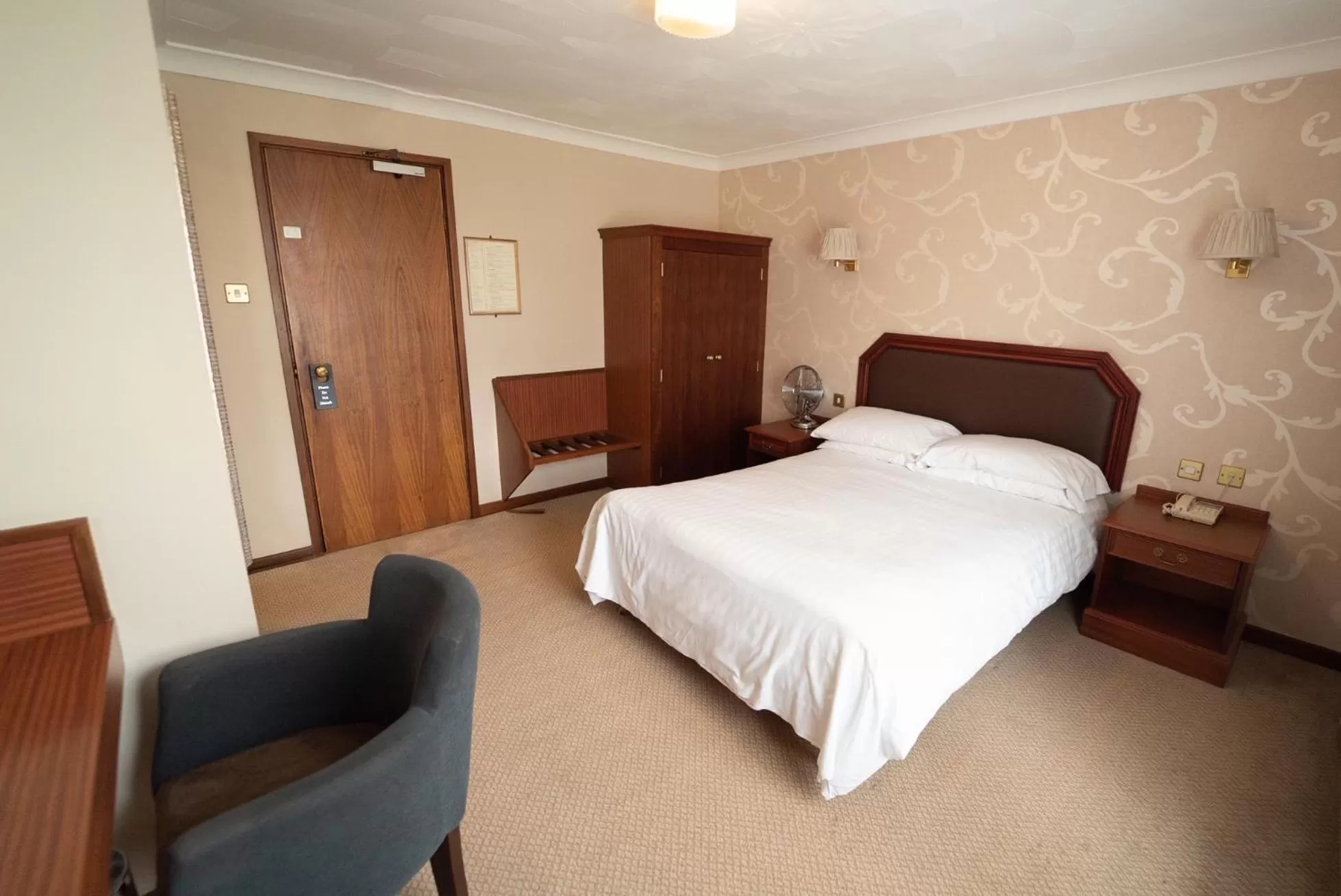 Bed in Littlebury Hotel