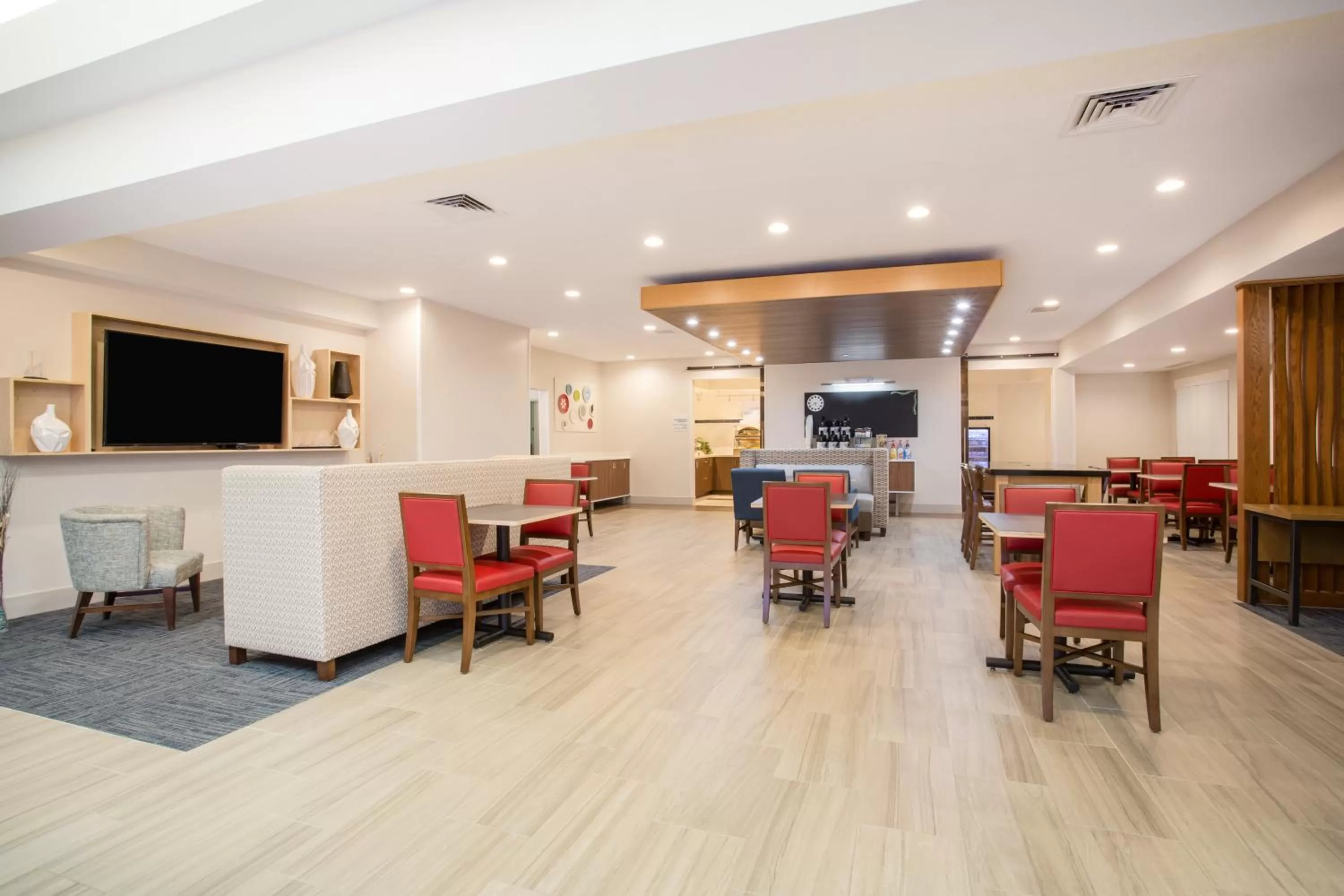 Breakfast in Holiday Inn Express & Suites Ft Collins by IHG