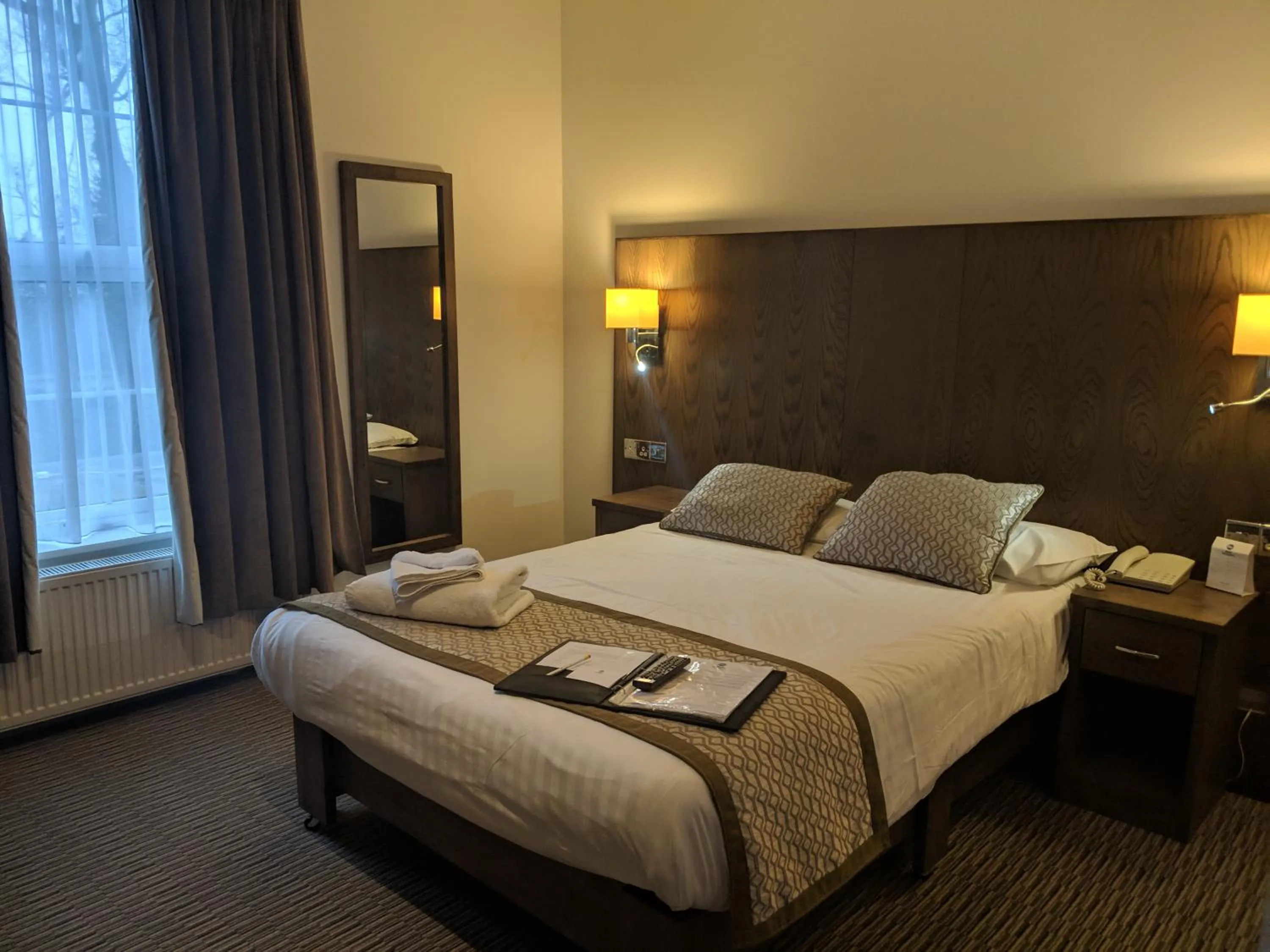 Bedroom, Bed in Best Western Ipswich Hotel