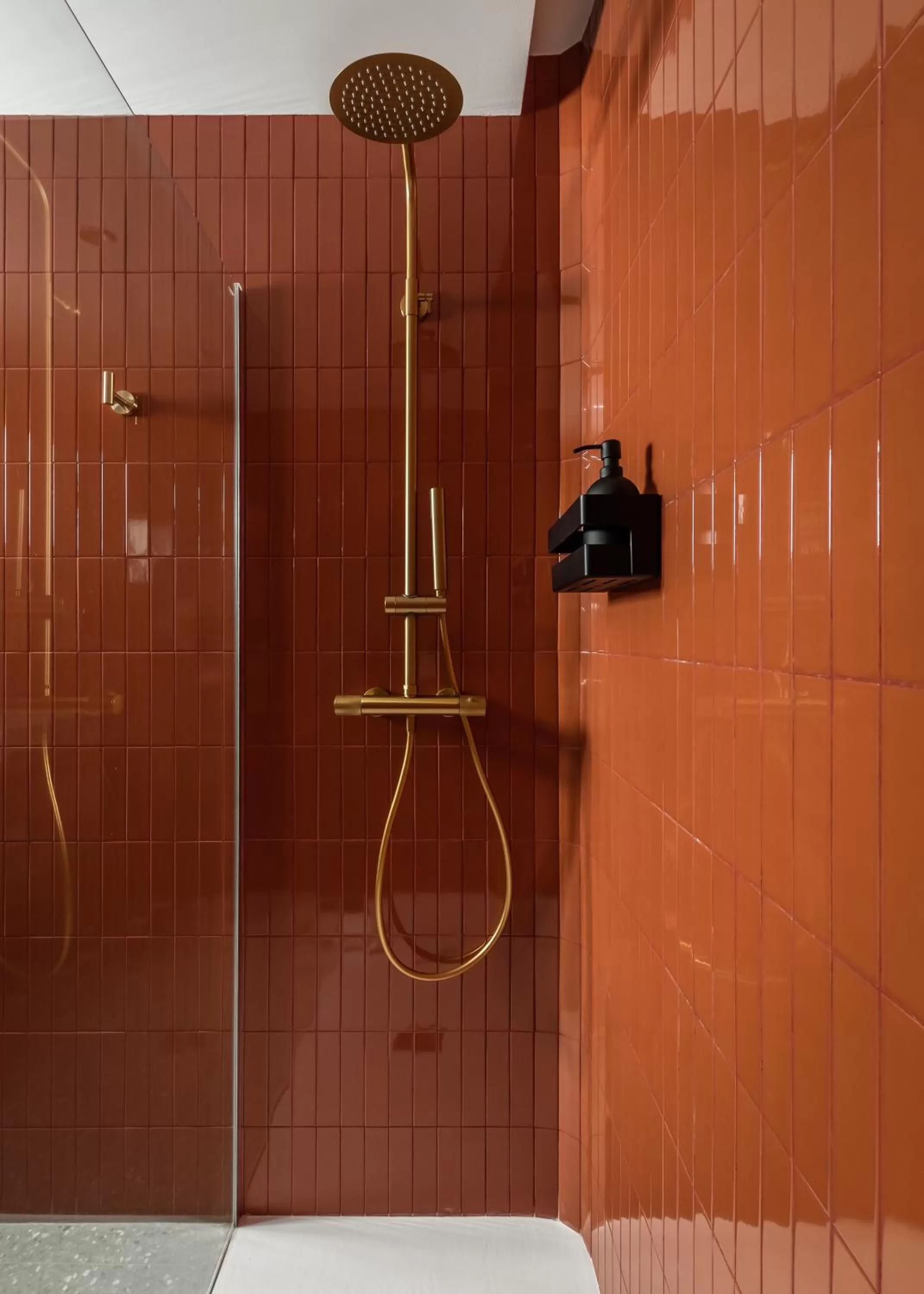 Shower in BYPILLOW Twenty