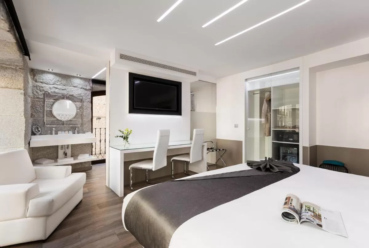 Photo of the whole room, Bed in Francisco I Boutique