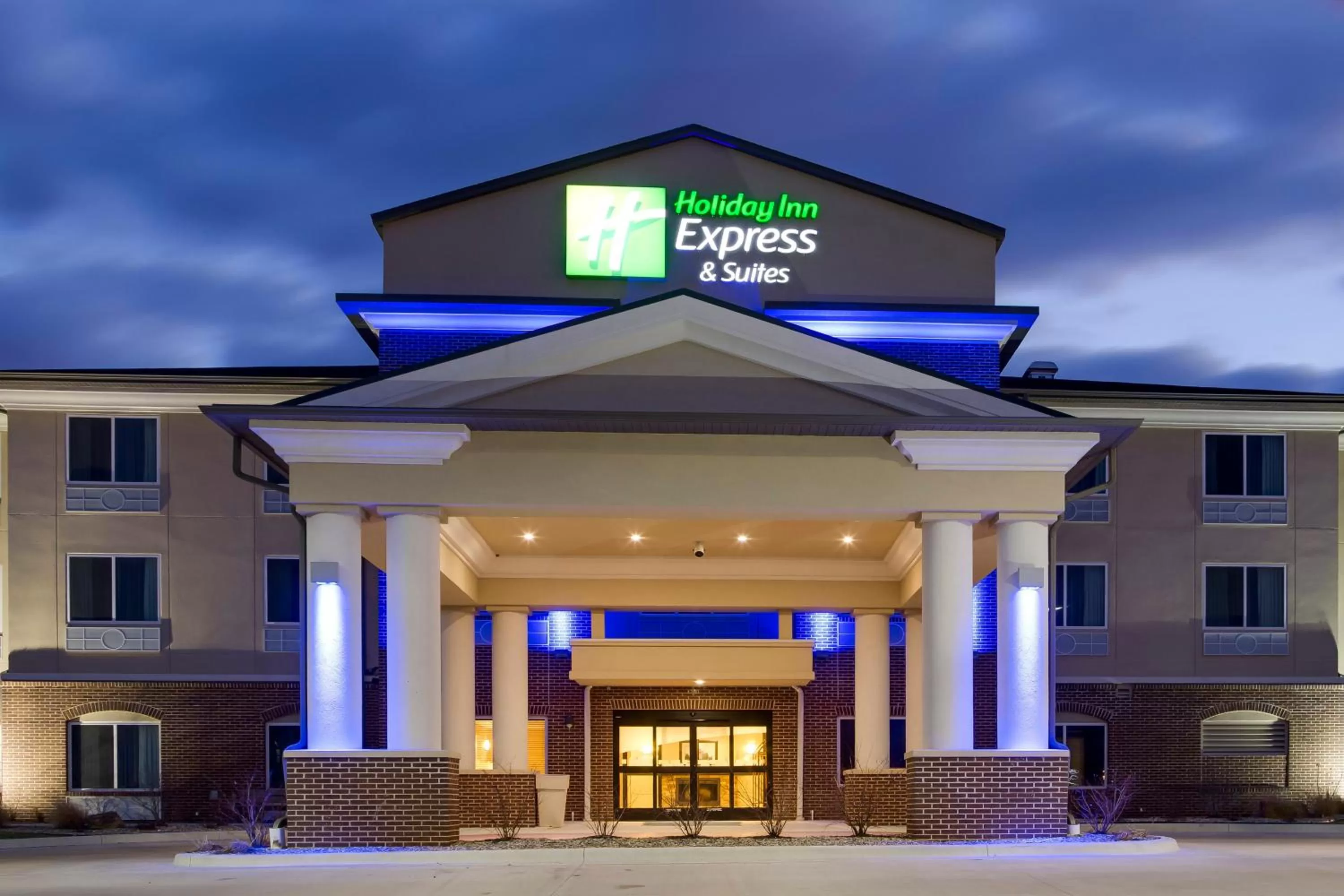 Property building in Holiday Inn Express & Suites Nevada by IHG