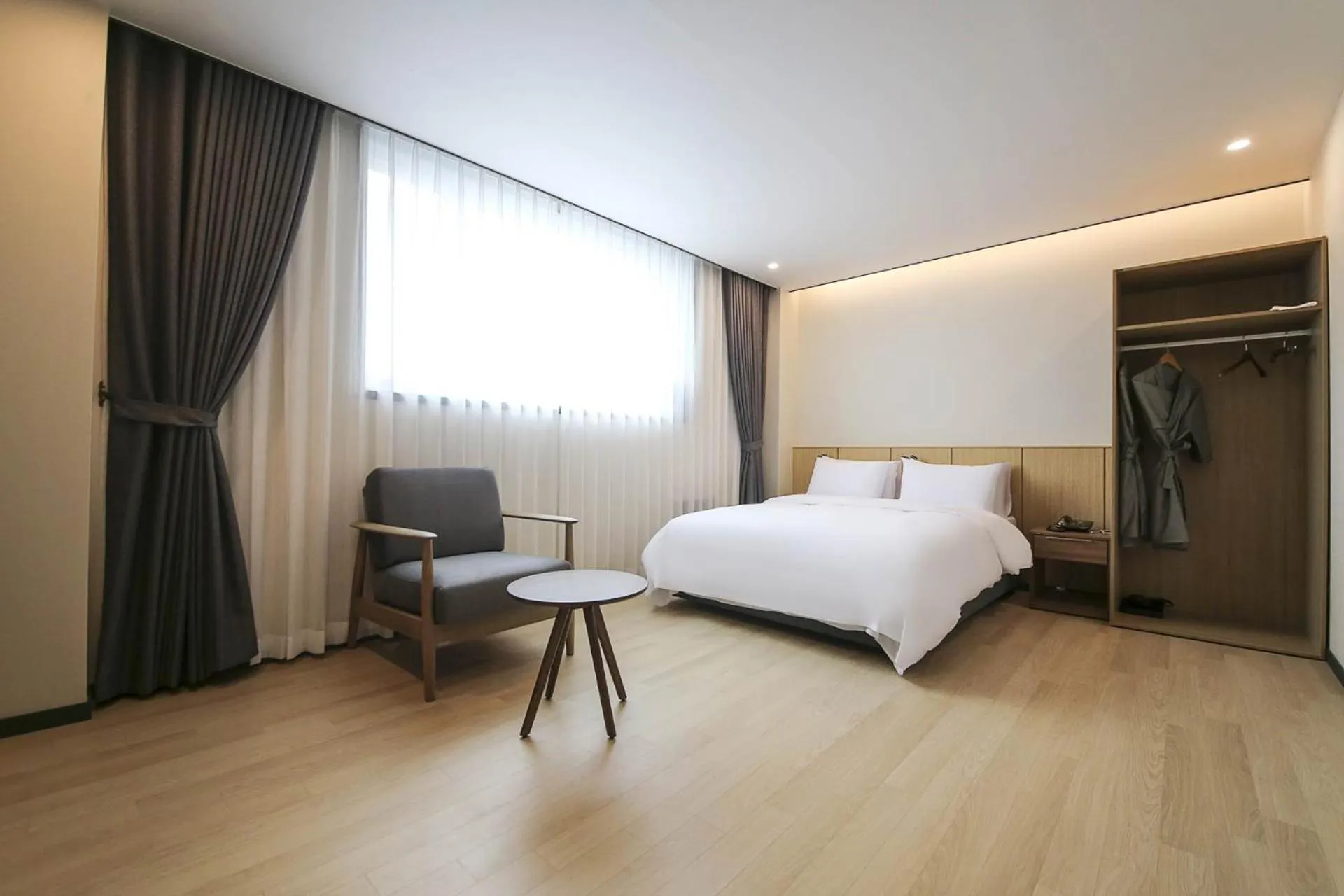 Bed in Benikea hotel