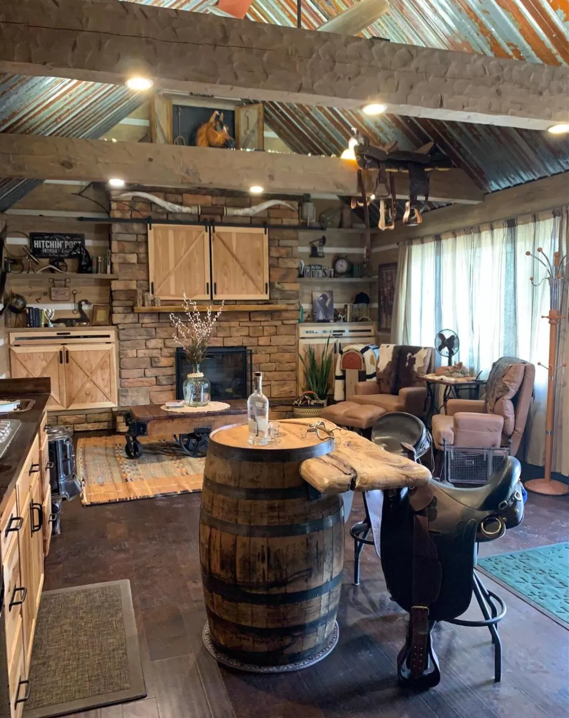 Living room in Fox Pass Cabins