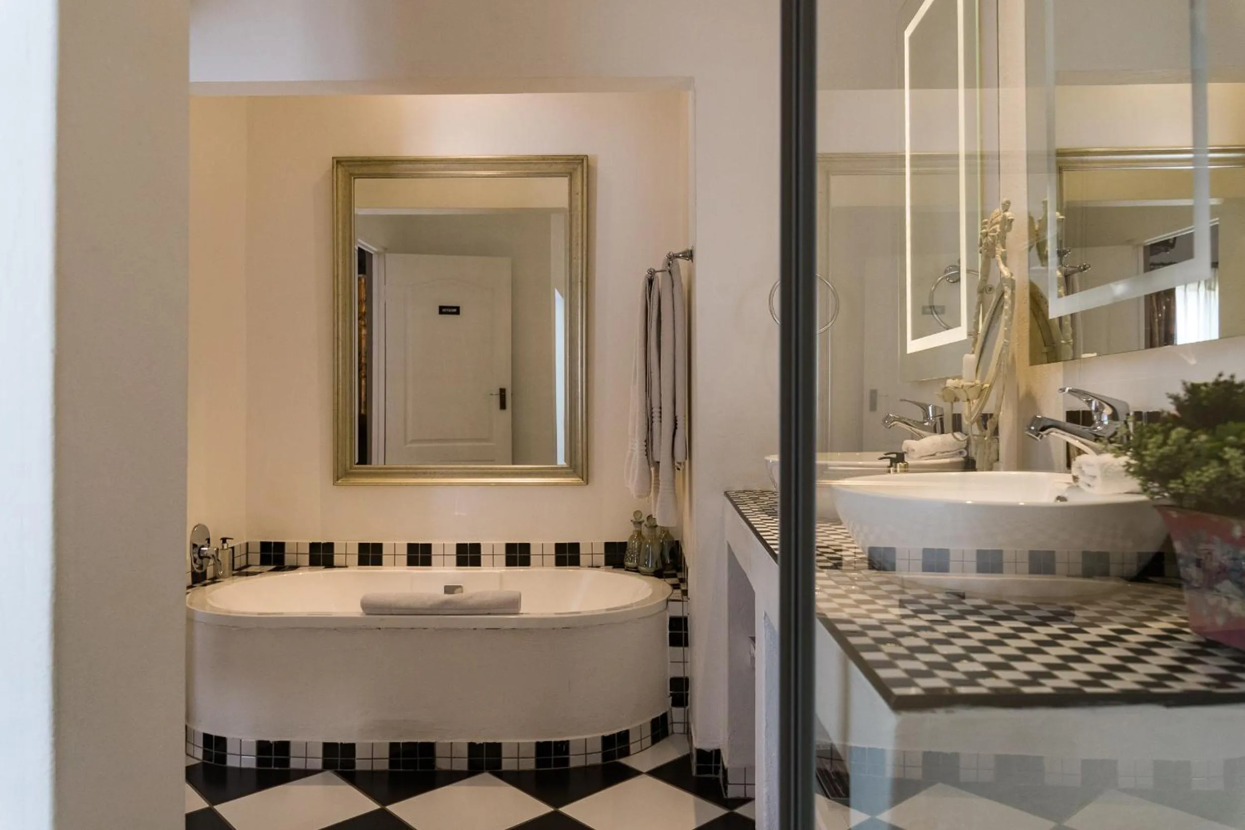 Shower in Duke & Duchess Boutique Hotel