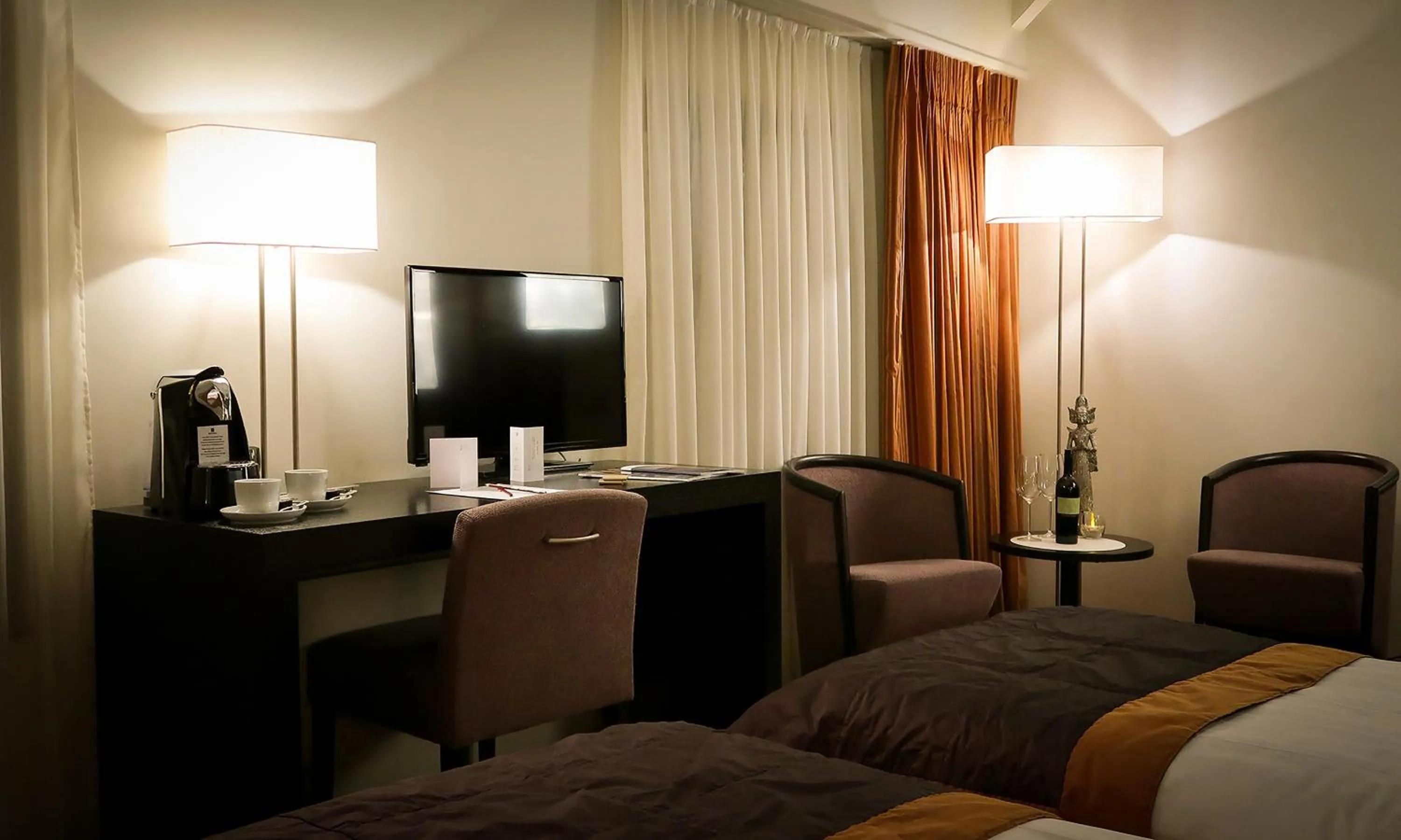 Bedroom in Hotel Van Eyck