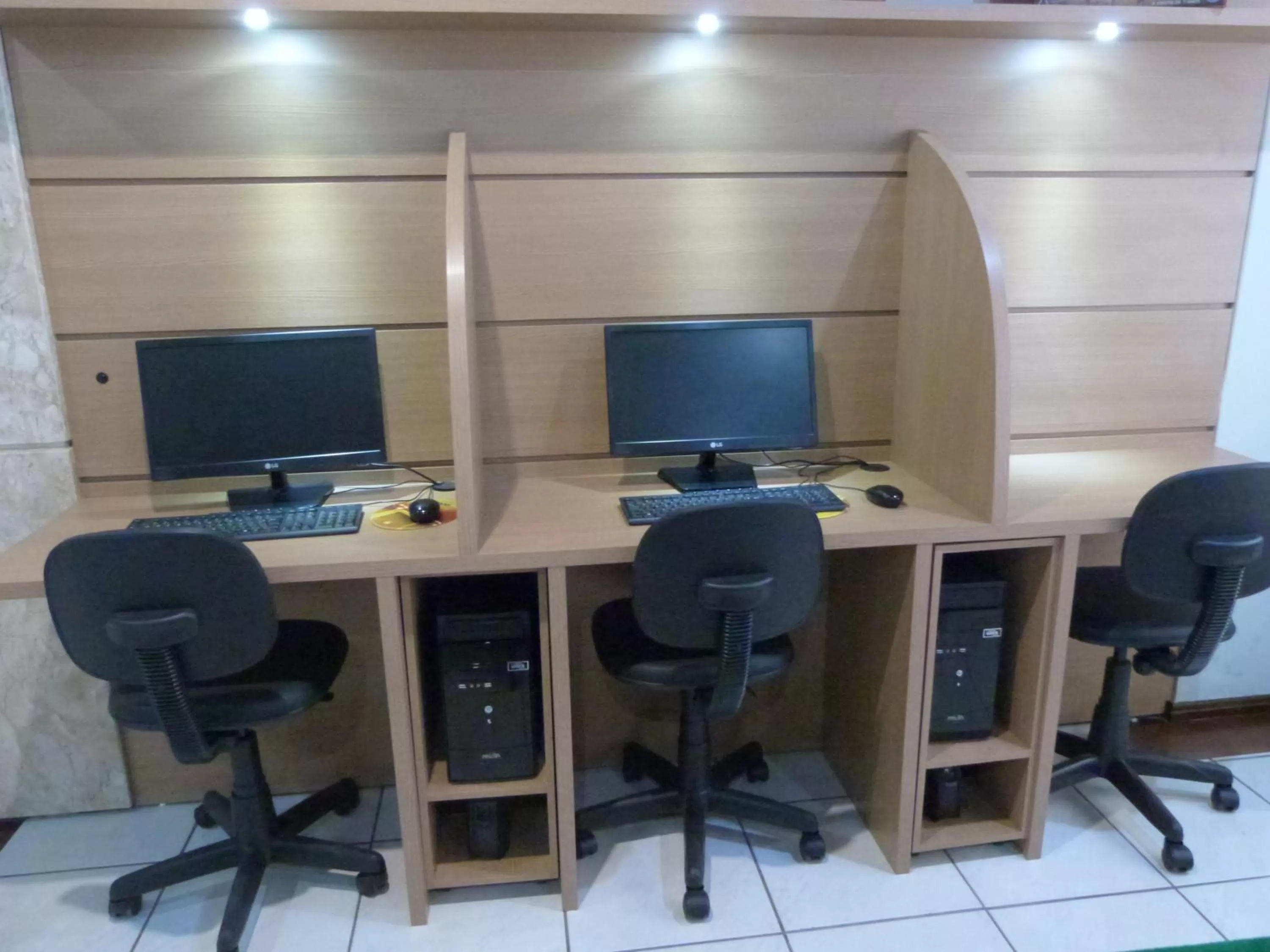 Entertainment, Business Area/Conference Room in Hotel Cambirela