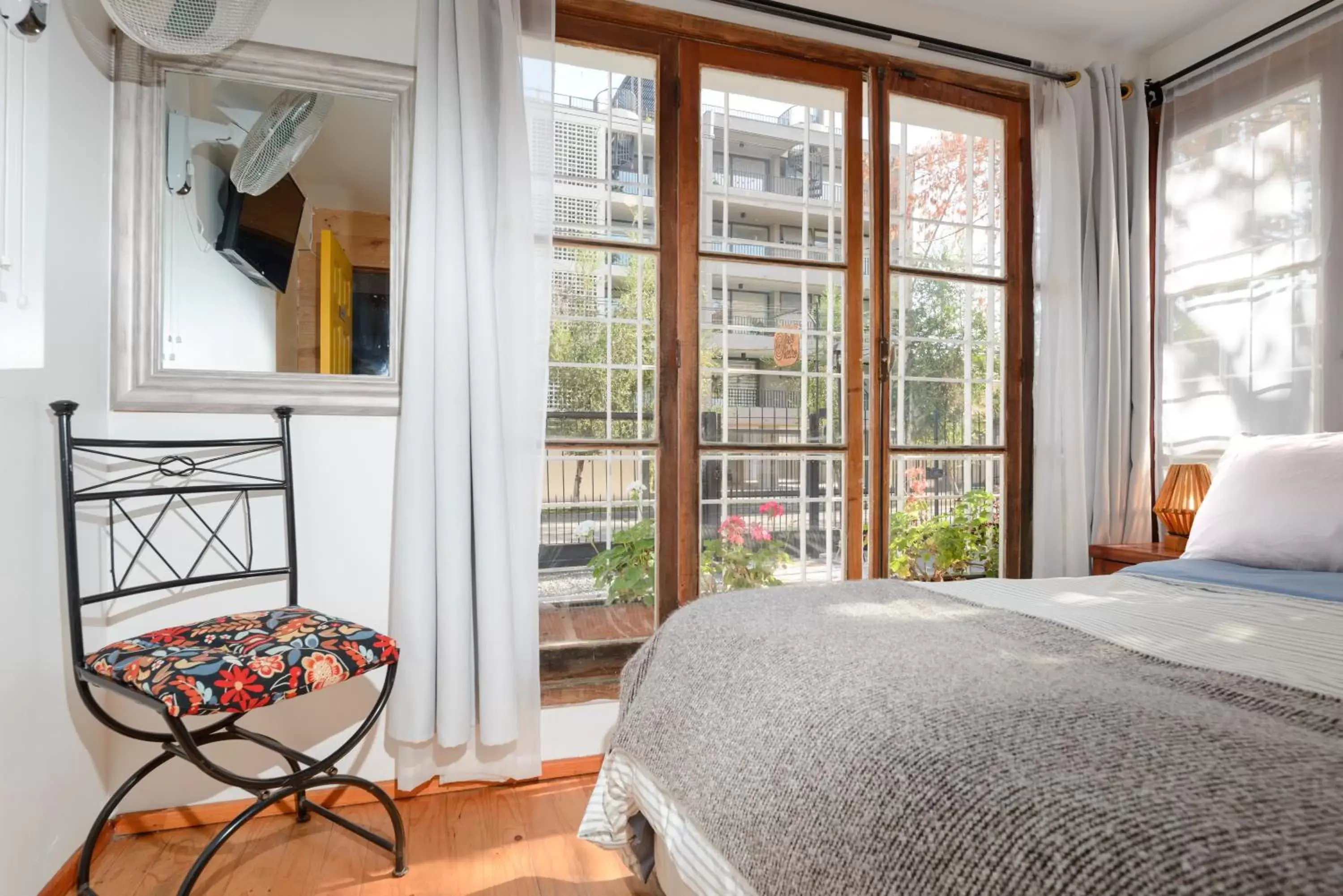 Double Room with Shared Bathroom in Verde Madera Hostel B&B Double Room with Shared Bathroom in Verde Madera Hostel B&B