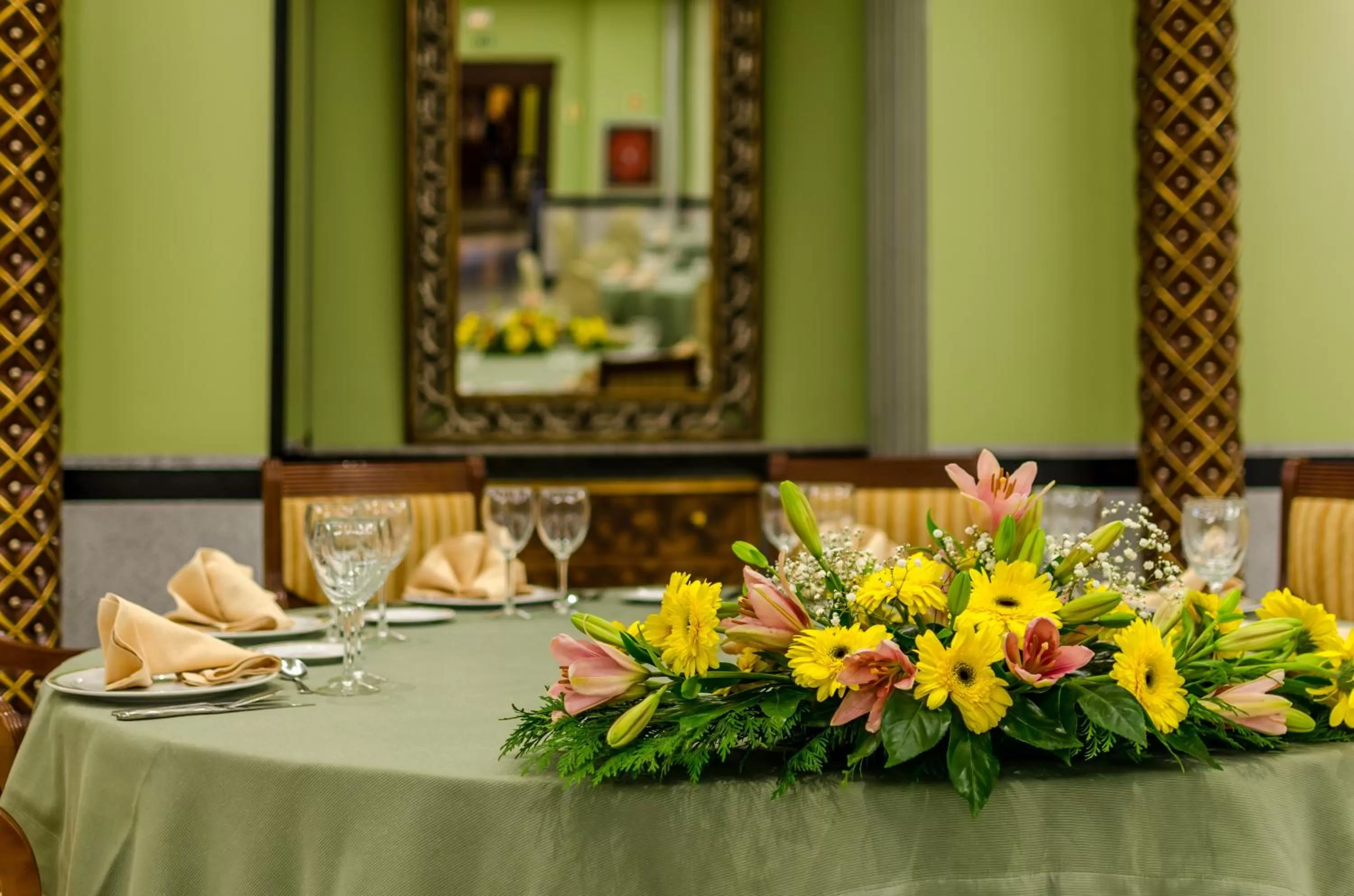 Business facilities in Infanta Cristina