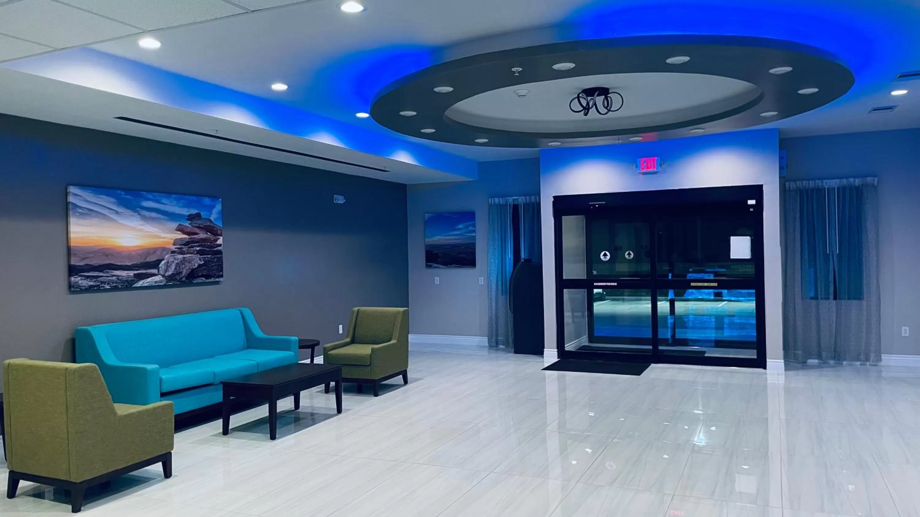 Lobby or reception in Days Inn & Suites by Wyndham Greater Tomball