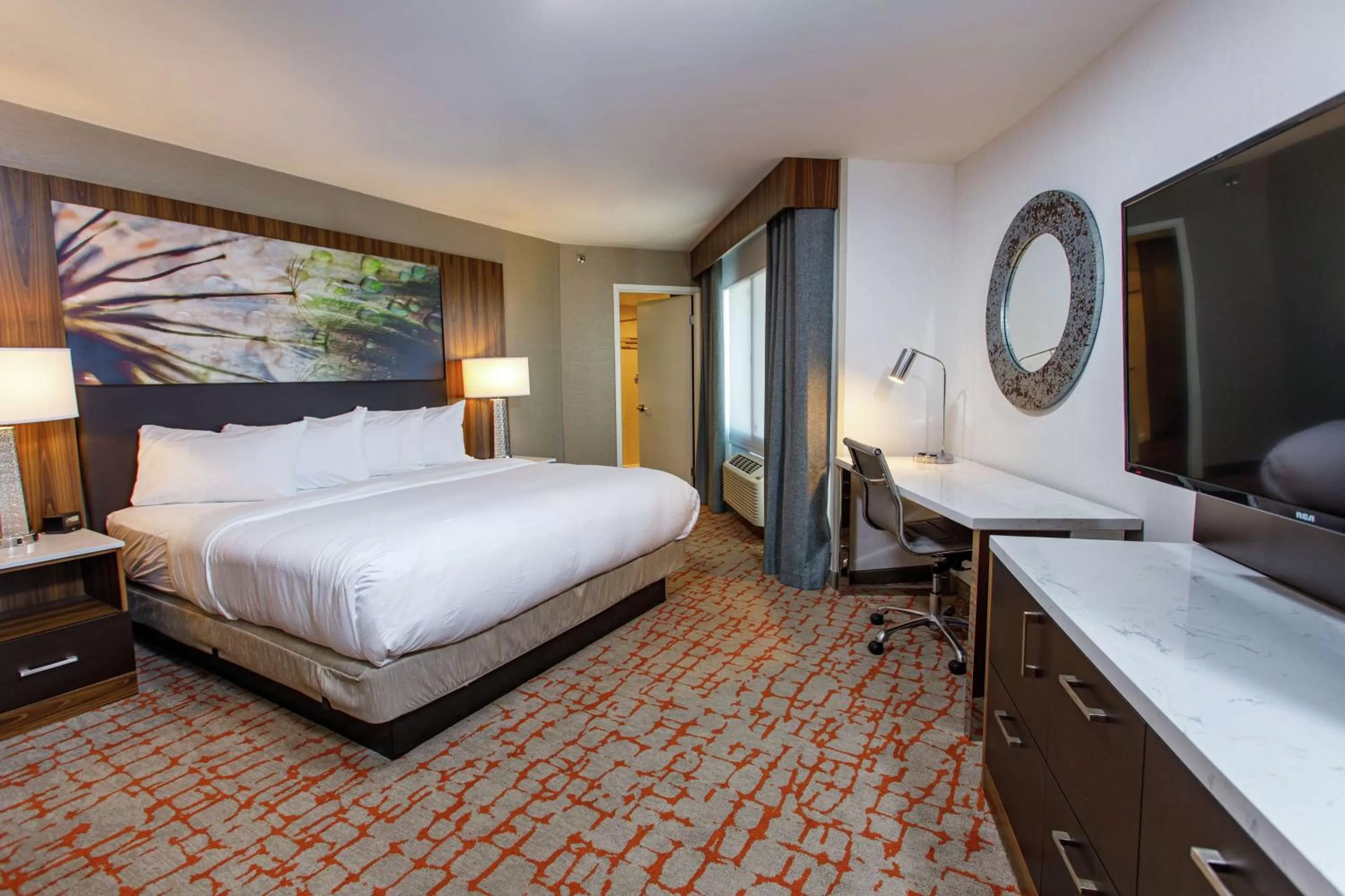 Bedroom, Bed in DoubleTree by Hilton Appleton, WI