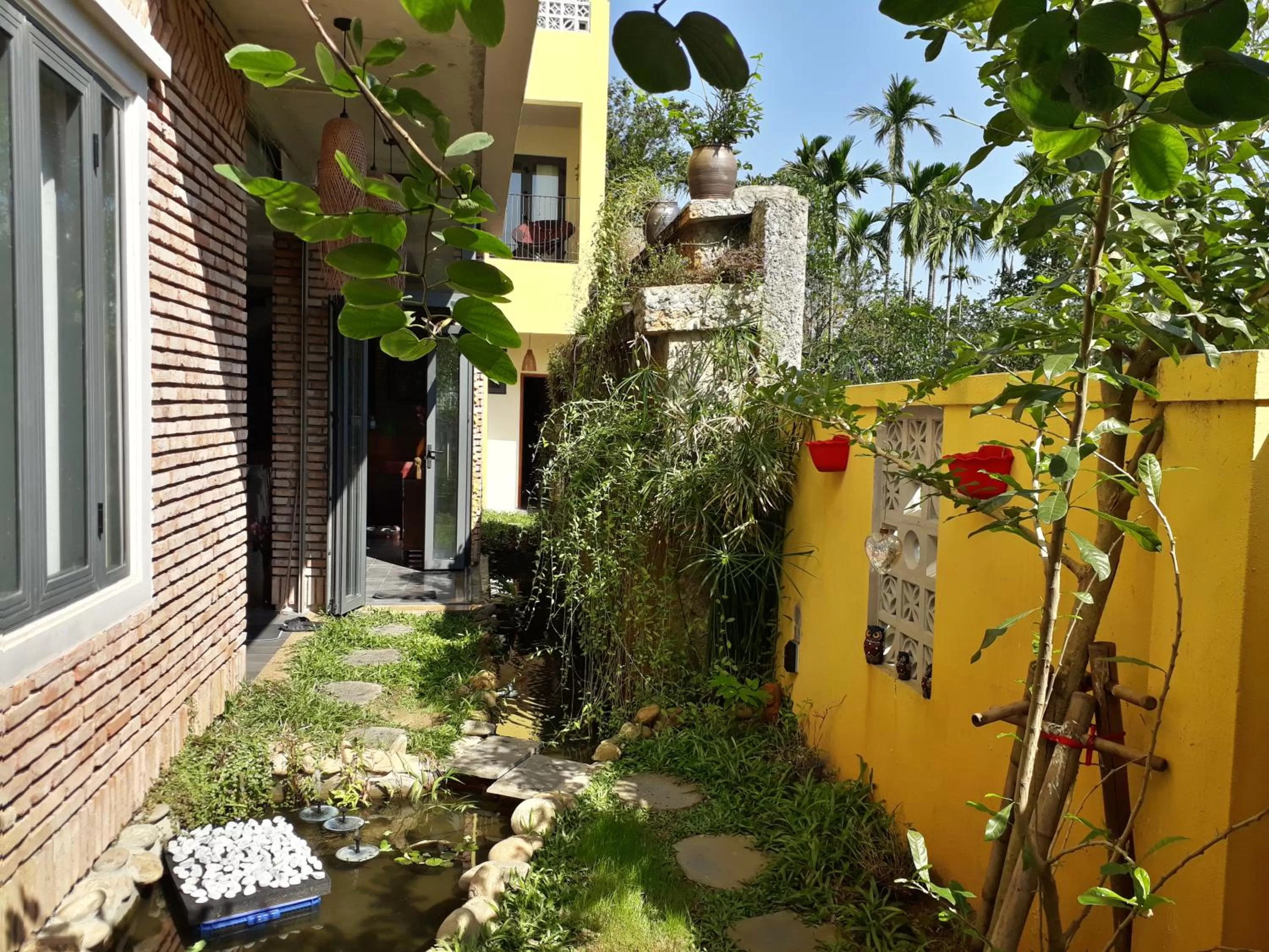 Garden in Pink Tulip Hoi An