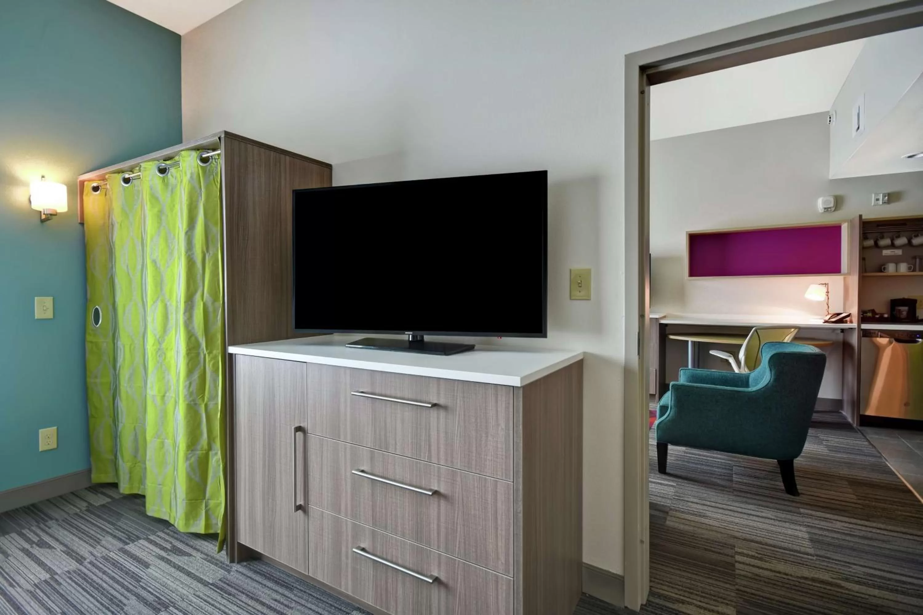 Bedroom in Home2 Suites By Hilton Birmingham/Fultondale, Al