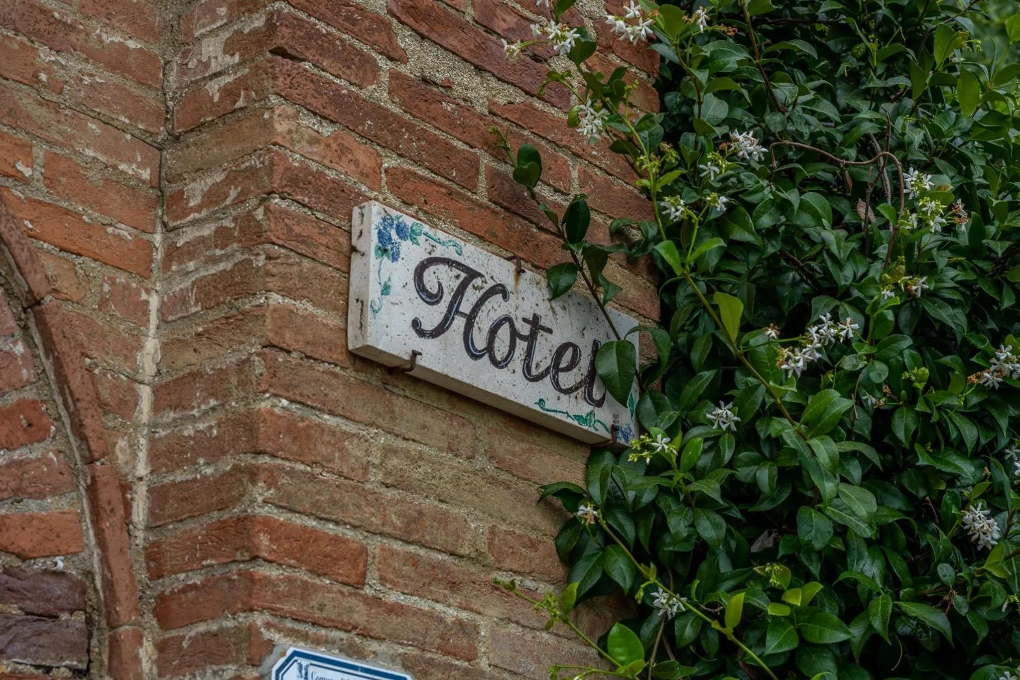 Property building in Hotel More di Cuna