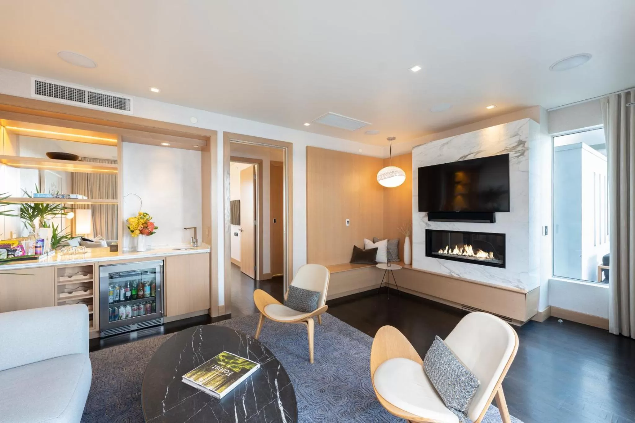 Bedroom in Kimpton Hotel Wilshire by IHG