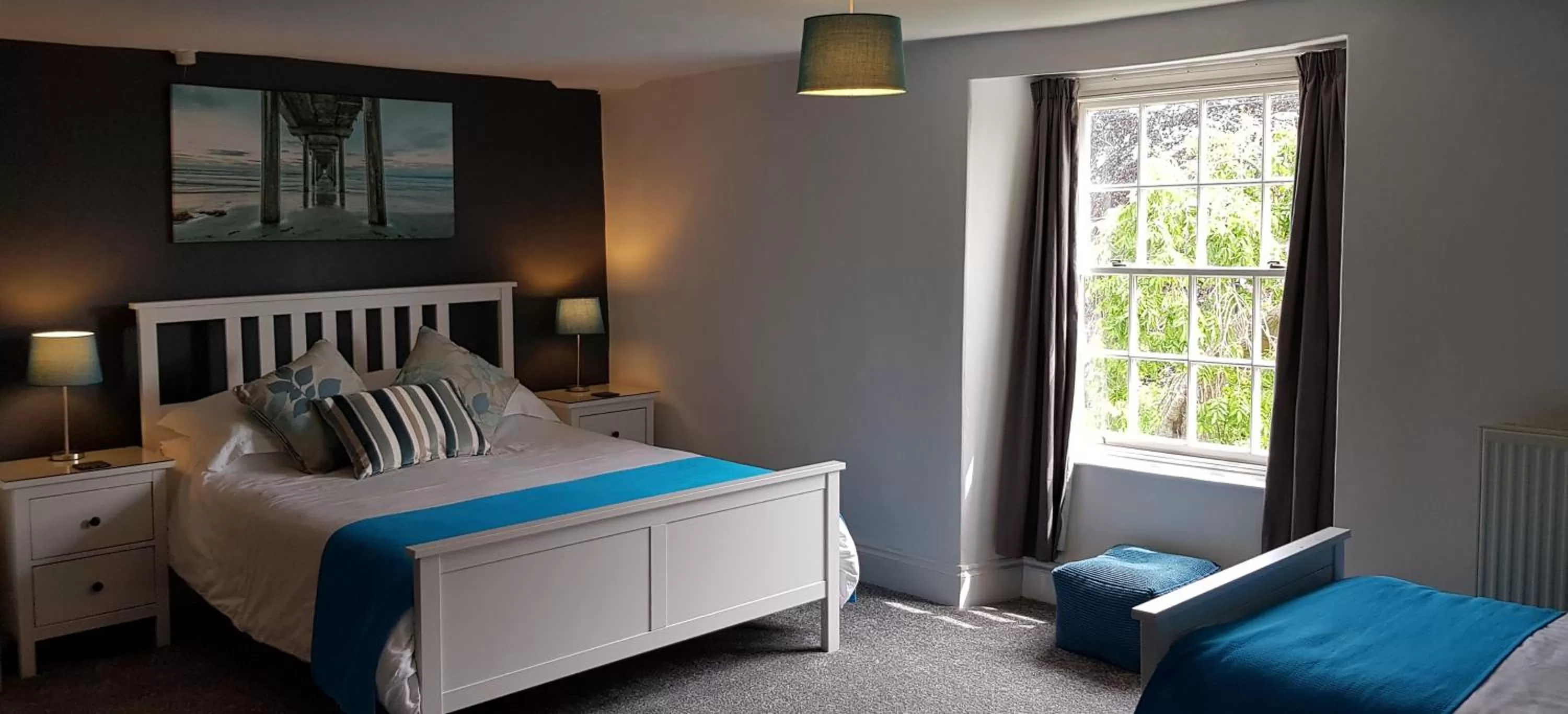 Bedroom, Bed in The Greyhound Inn