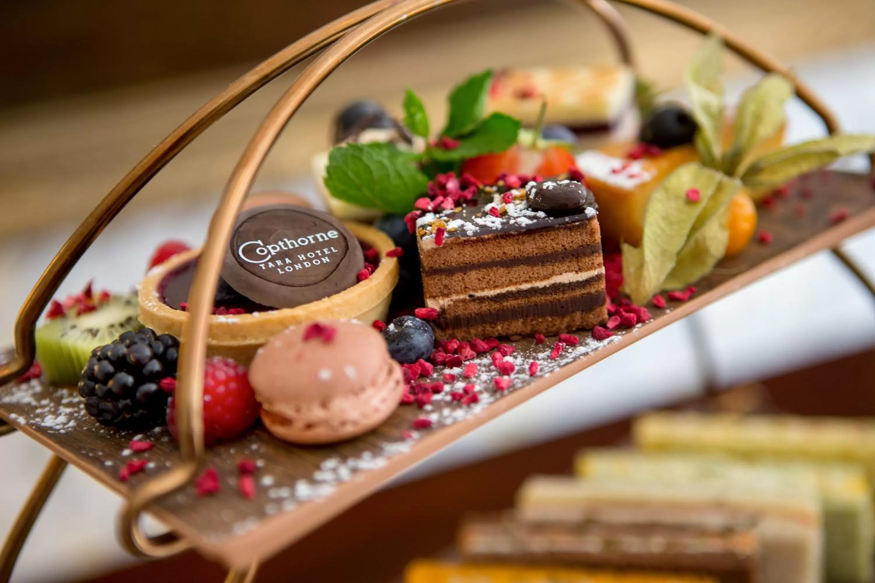 Lounge or bar in Copthorne Tara Hotel London Kensington