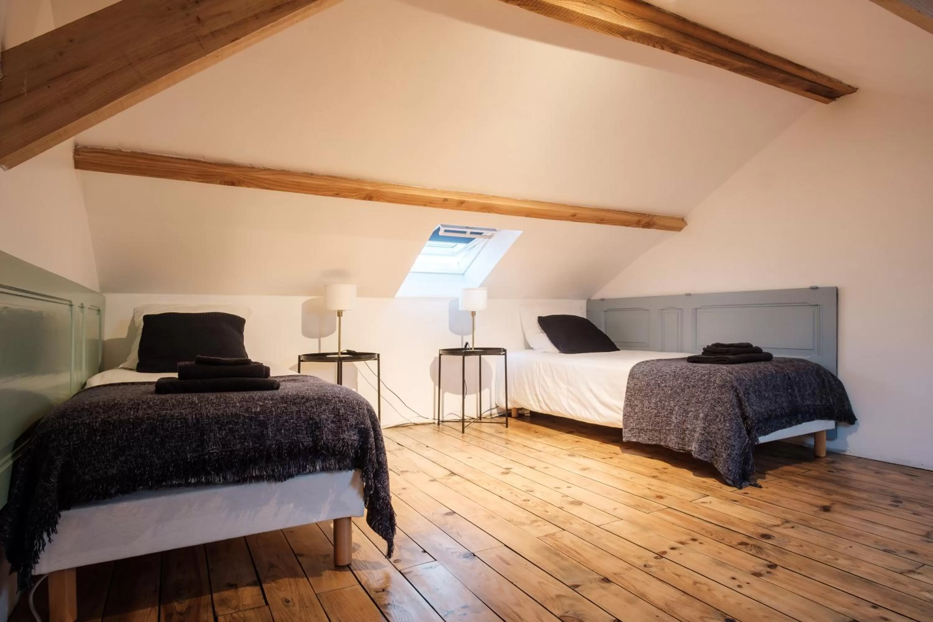 Bed in Dupain & Dubeurre Appart'Hôtel - Parking