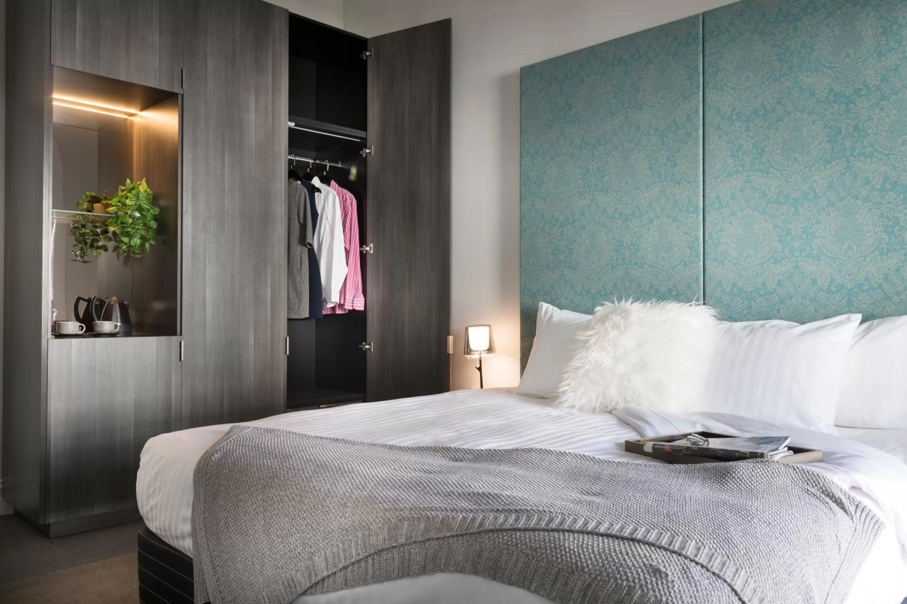 Photo of the whole room, Bed in The Melbourne Hotel