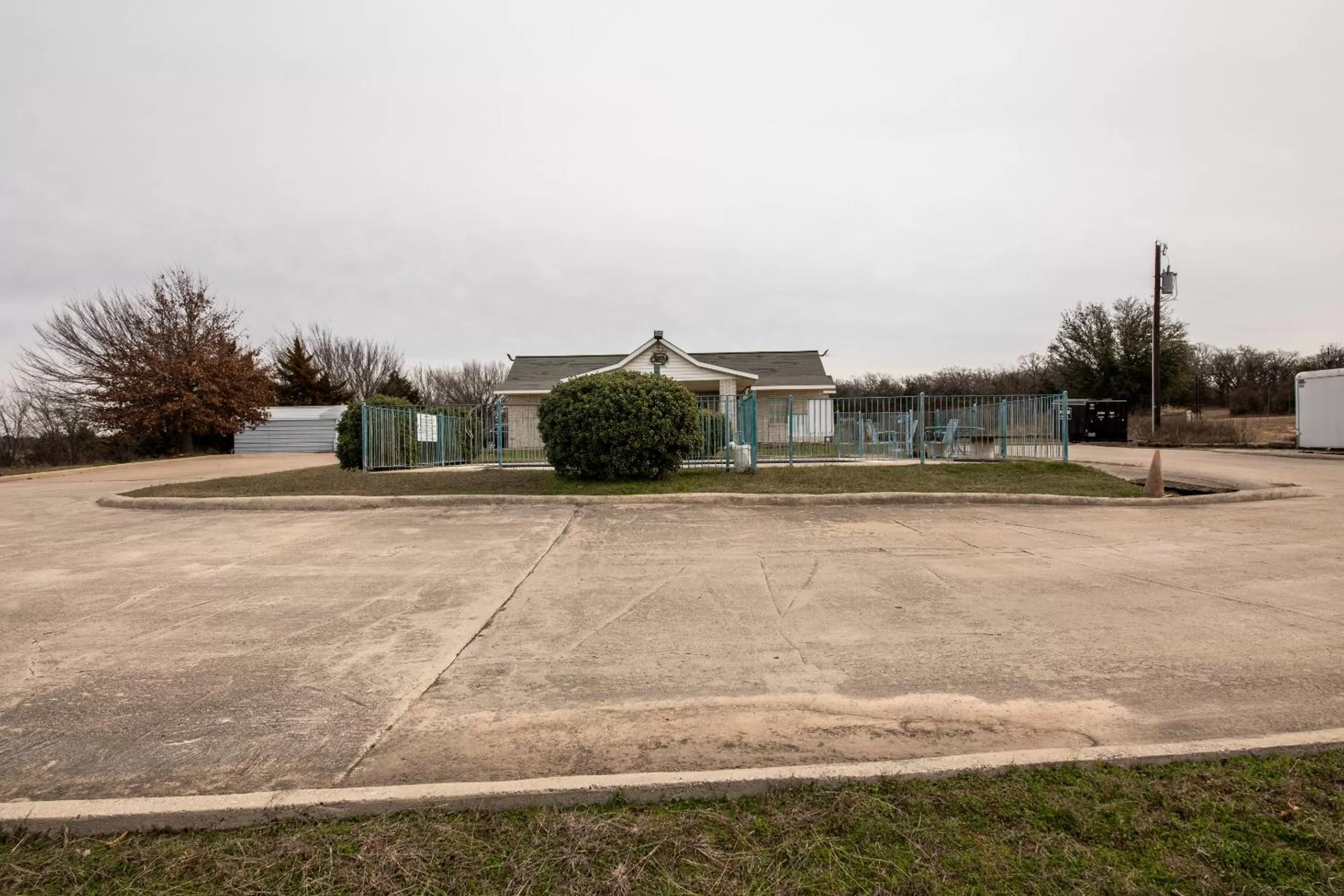 Facade/entrance in OYO Hotel Decatur TX Hwy 287 Northwest