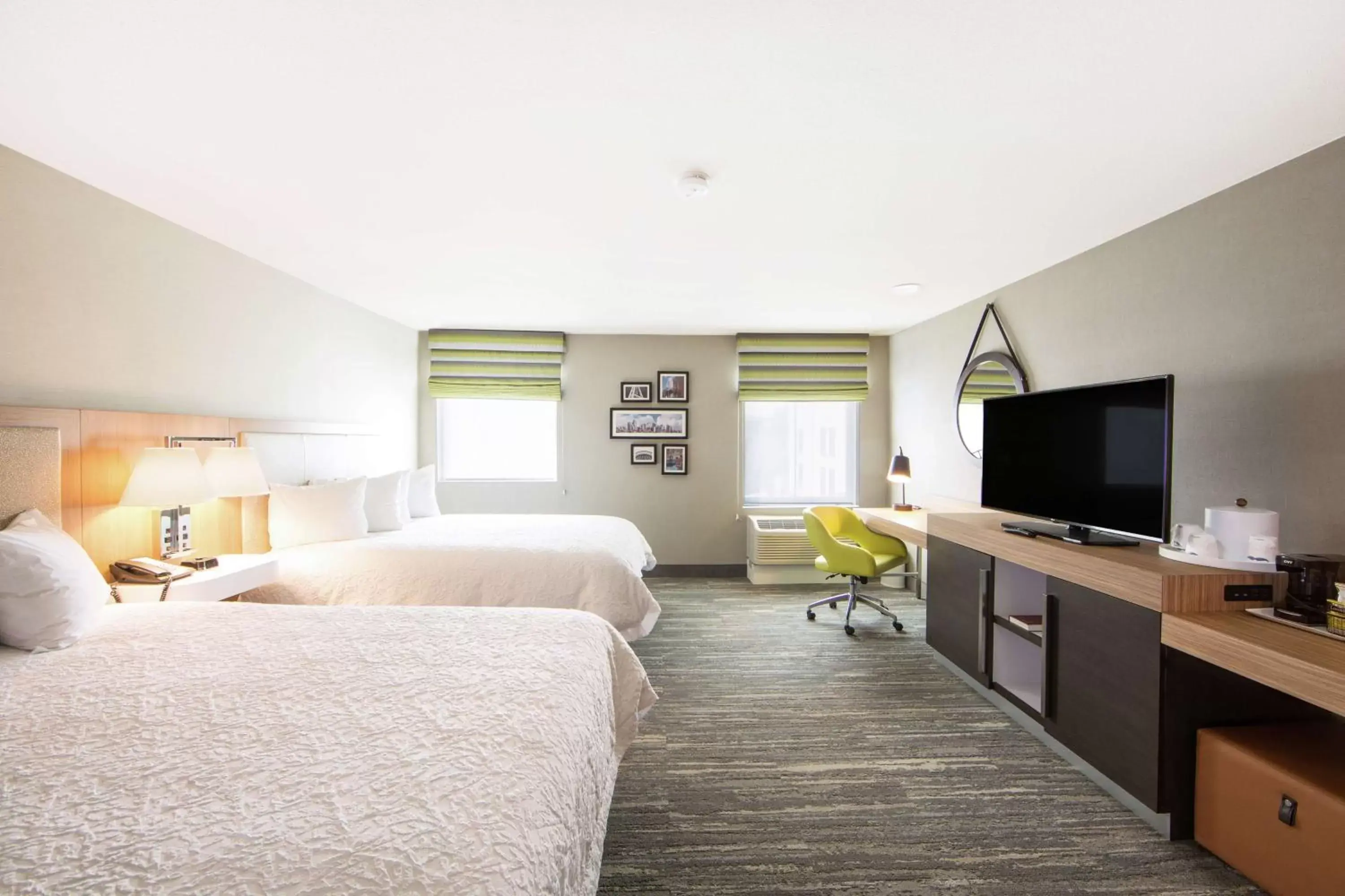 Room with Two Queen Beds - Non-Smoking in Hampton Inn & Suites Seattle-Downtown Room with Two Queen Beds - Non-Smoking in Hampton Inn & Suites Seattle-Downtown