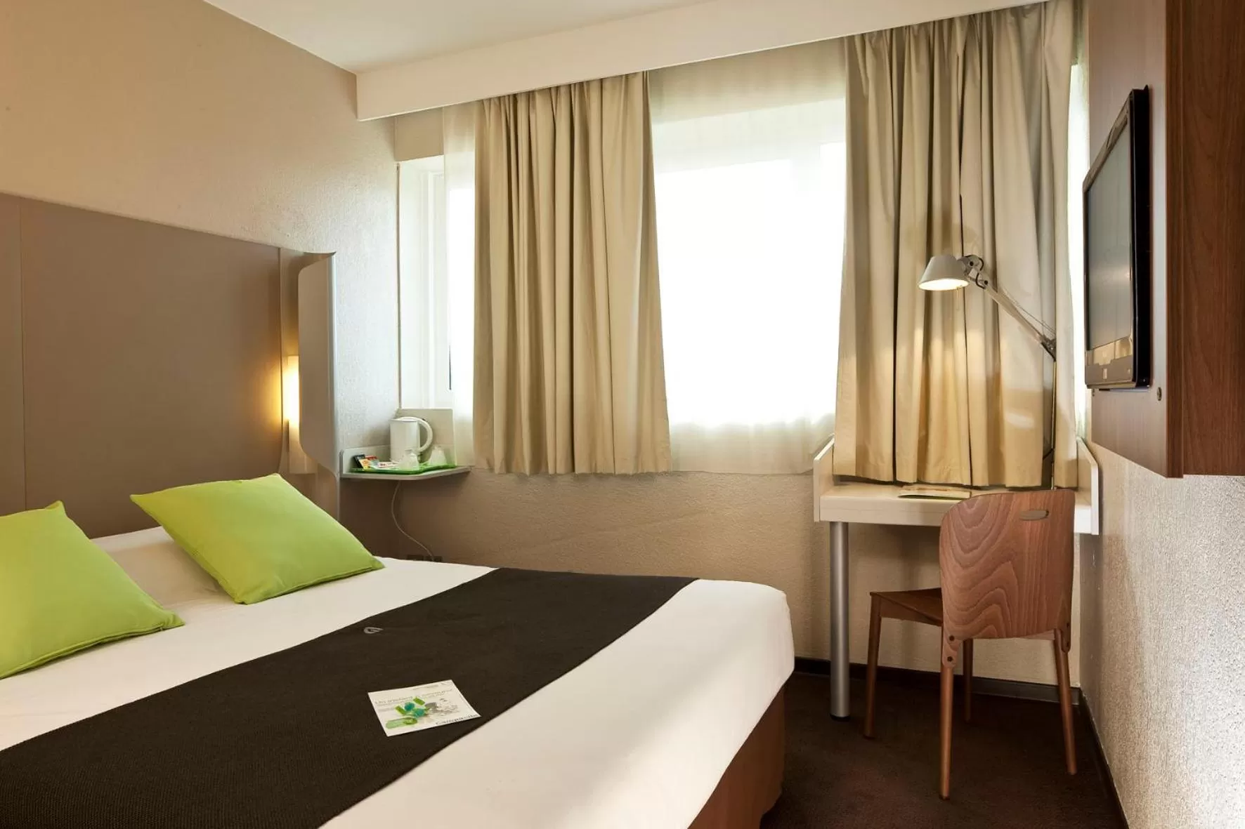 Double Room with 1 Double Bed in Campanile Perpignan Aéroport