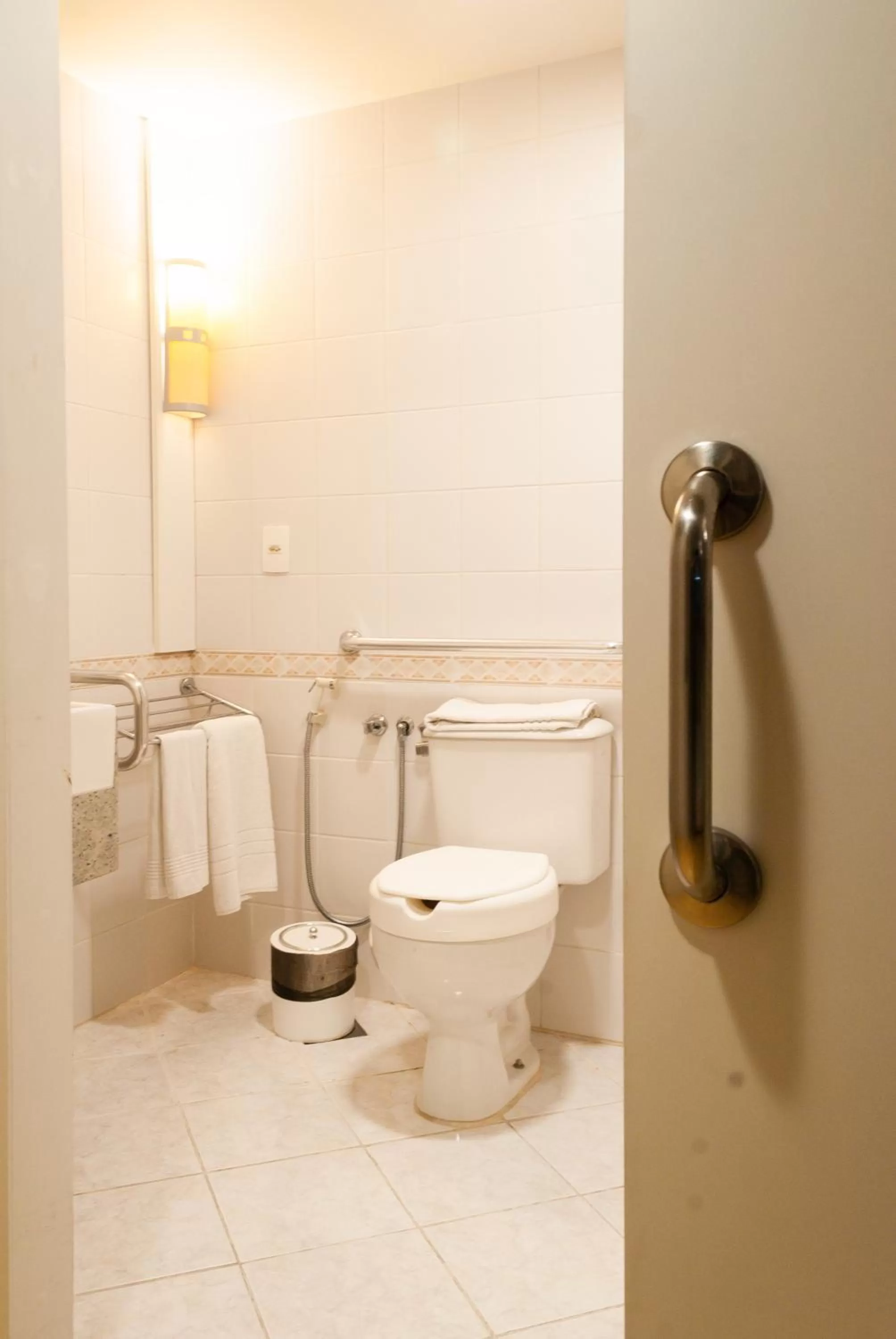 Bathroom in Master Curitiba Hotel - 1,6 km do Estádio Couto Pereira - Show