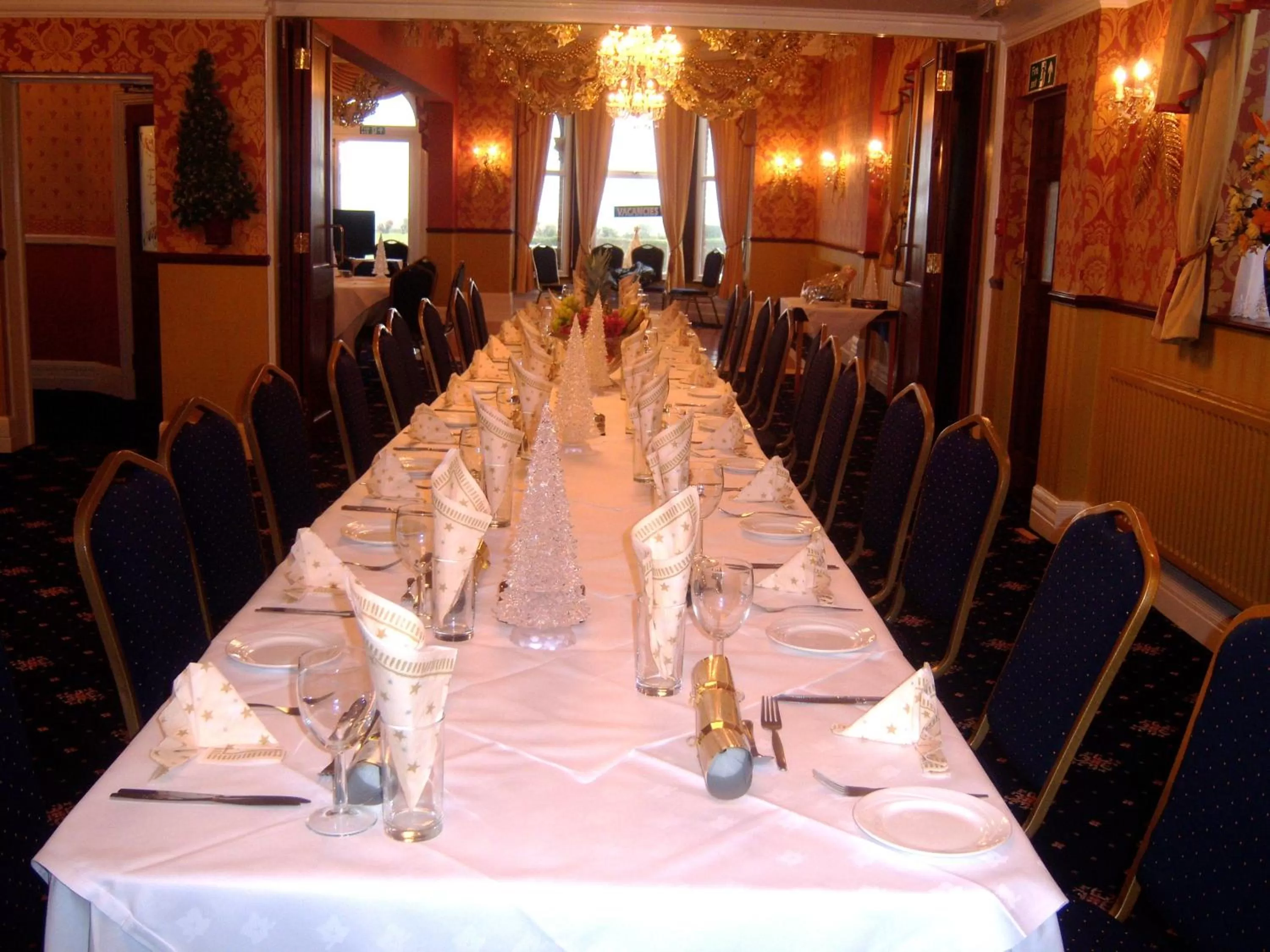 Restaurant/places to eat in Furzedown Hotel