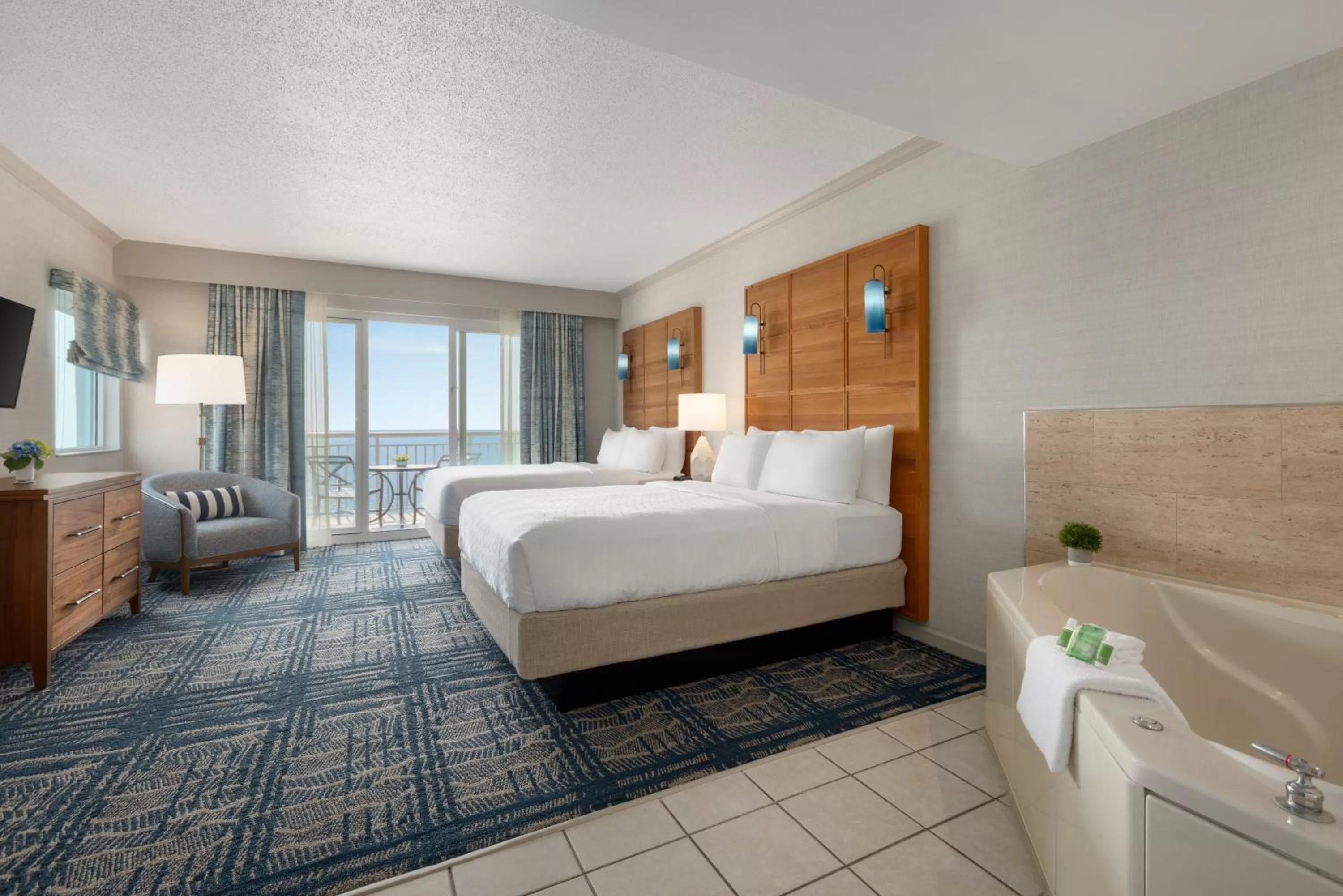 Hot Tub, Bed in Holiday Inn & Suites Ocean City by IHG