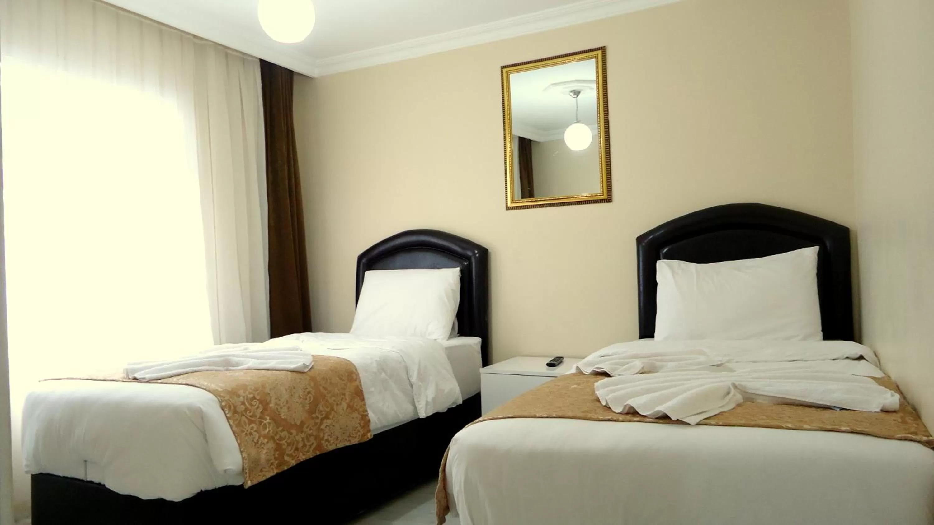 Photo of the whole room, Bed in Tolga Hotel