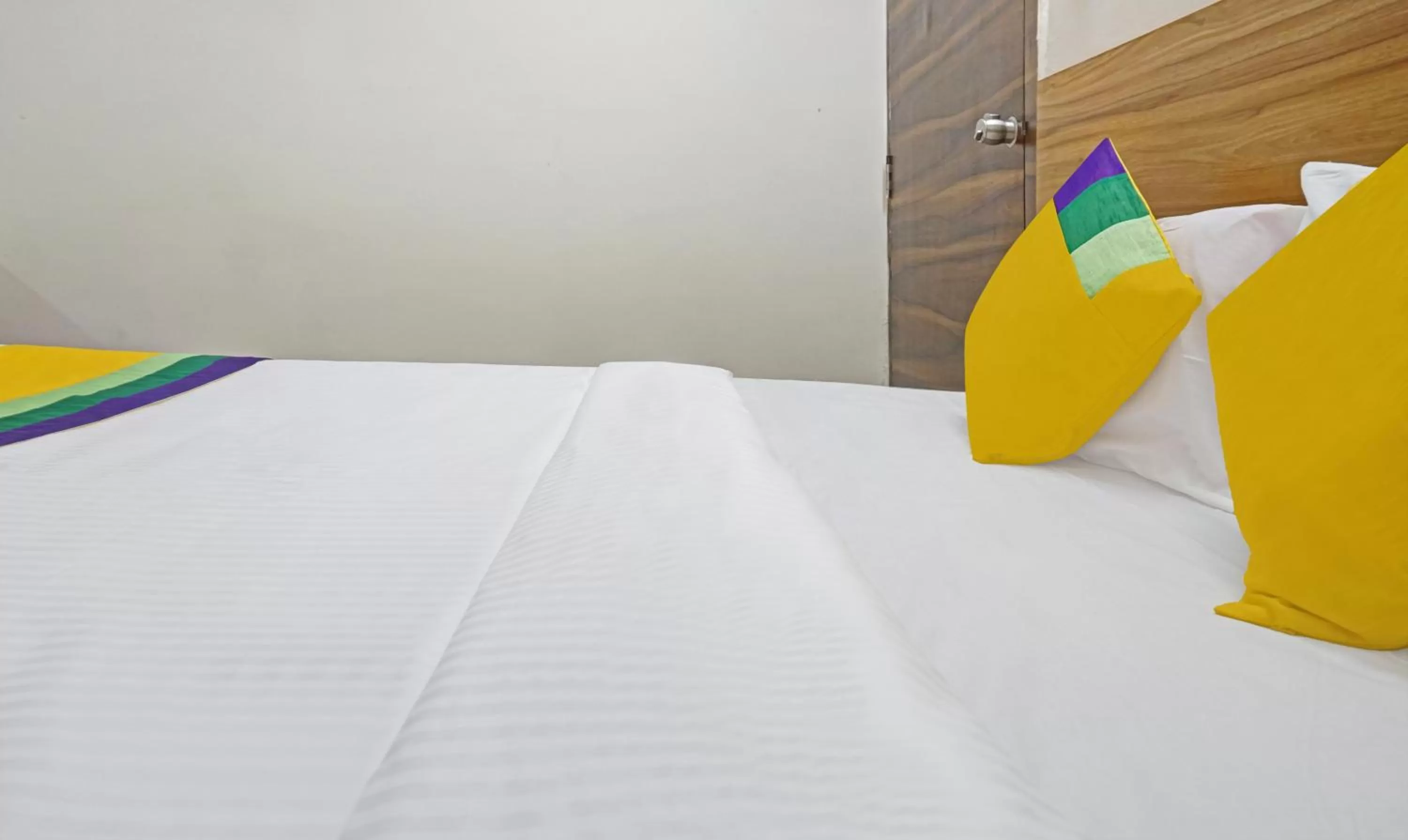 Bedroom, Bed in Itsy Hotels AY Plus Hotels