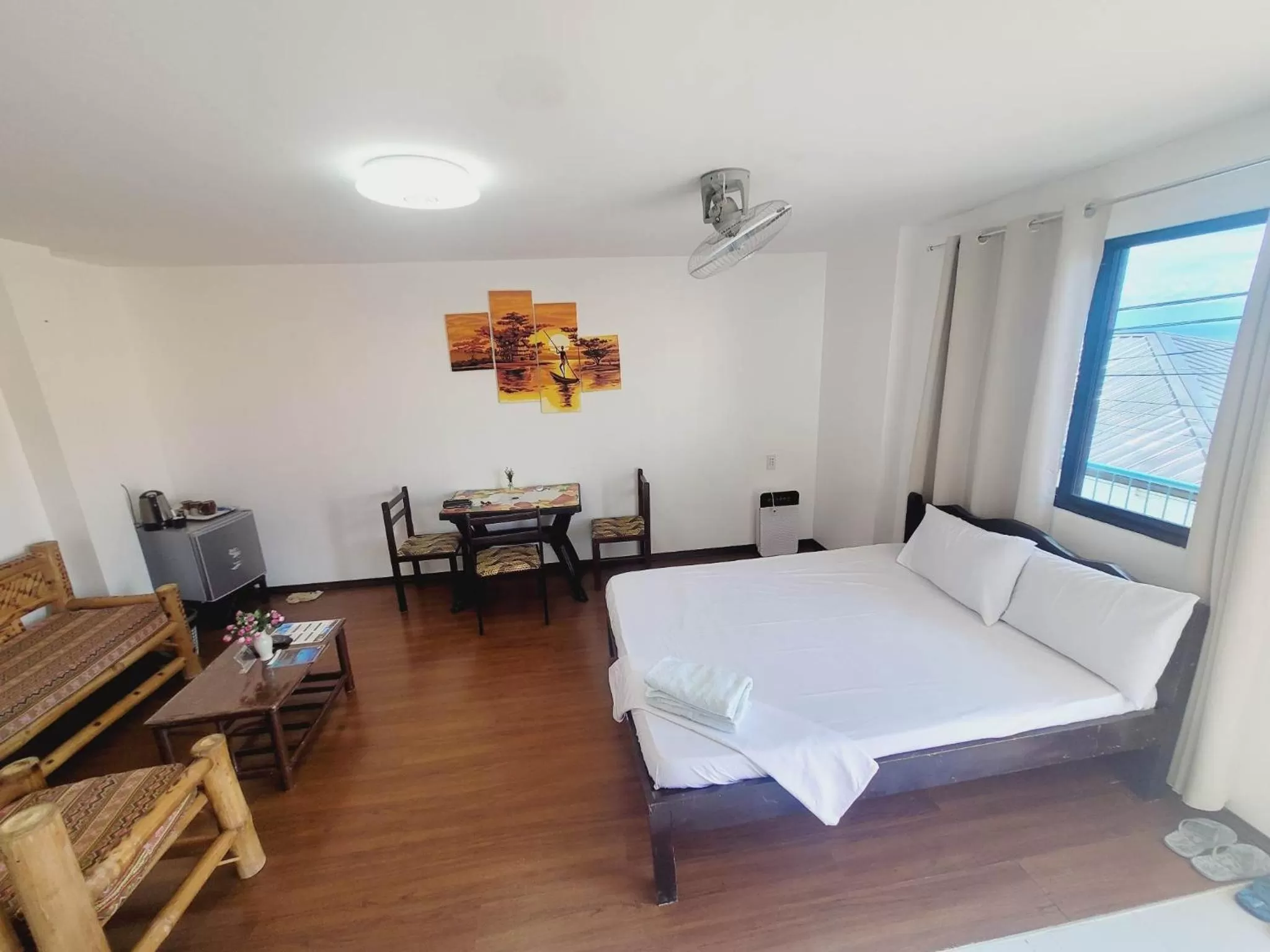 Bed in Gaja Go Dive & Inn