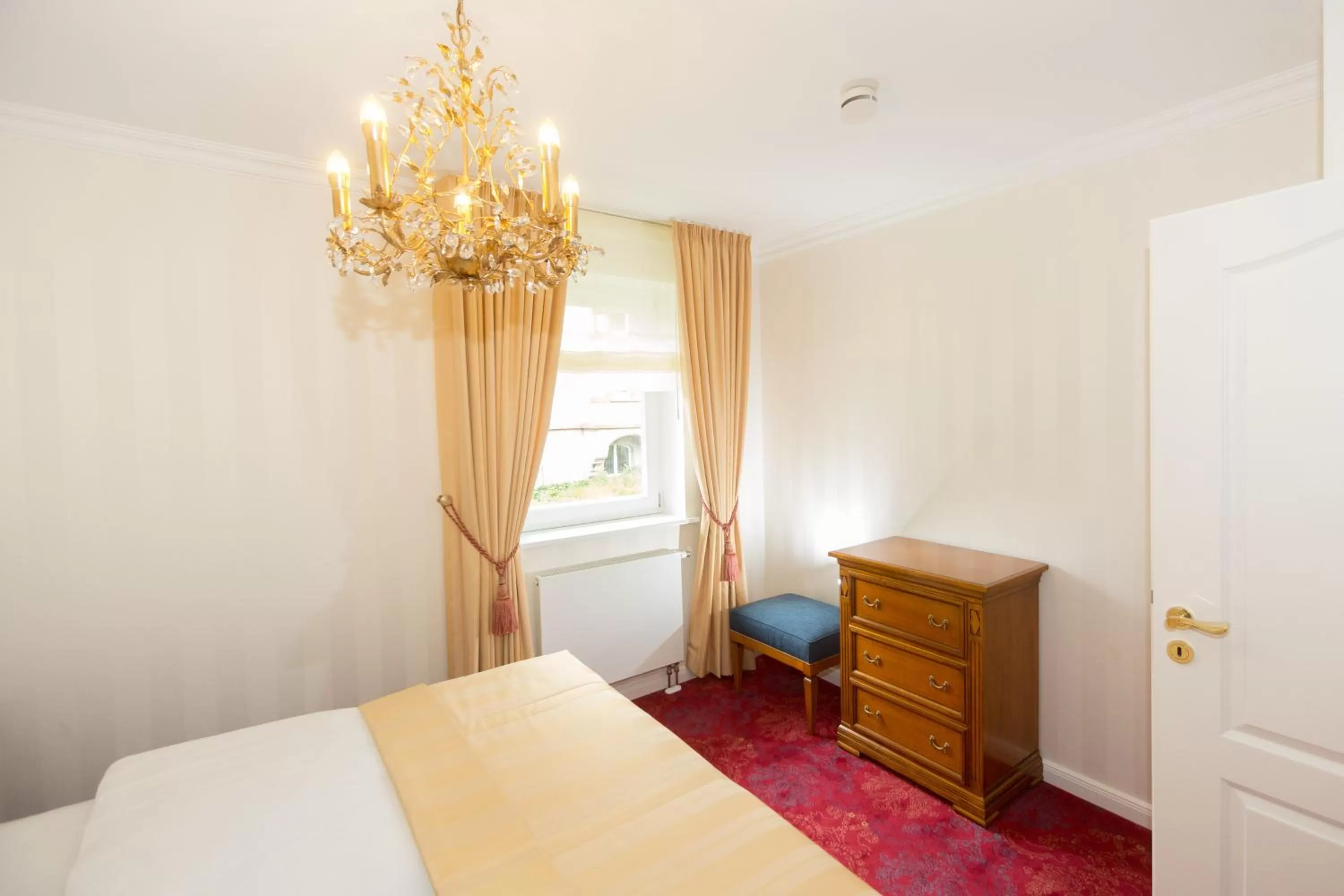 Bedroom, Bed in Hotel Erbprinzenpalais